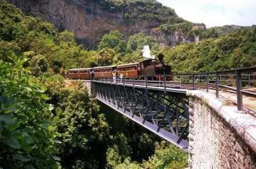 Iakovakis Suites & Spa