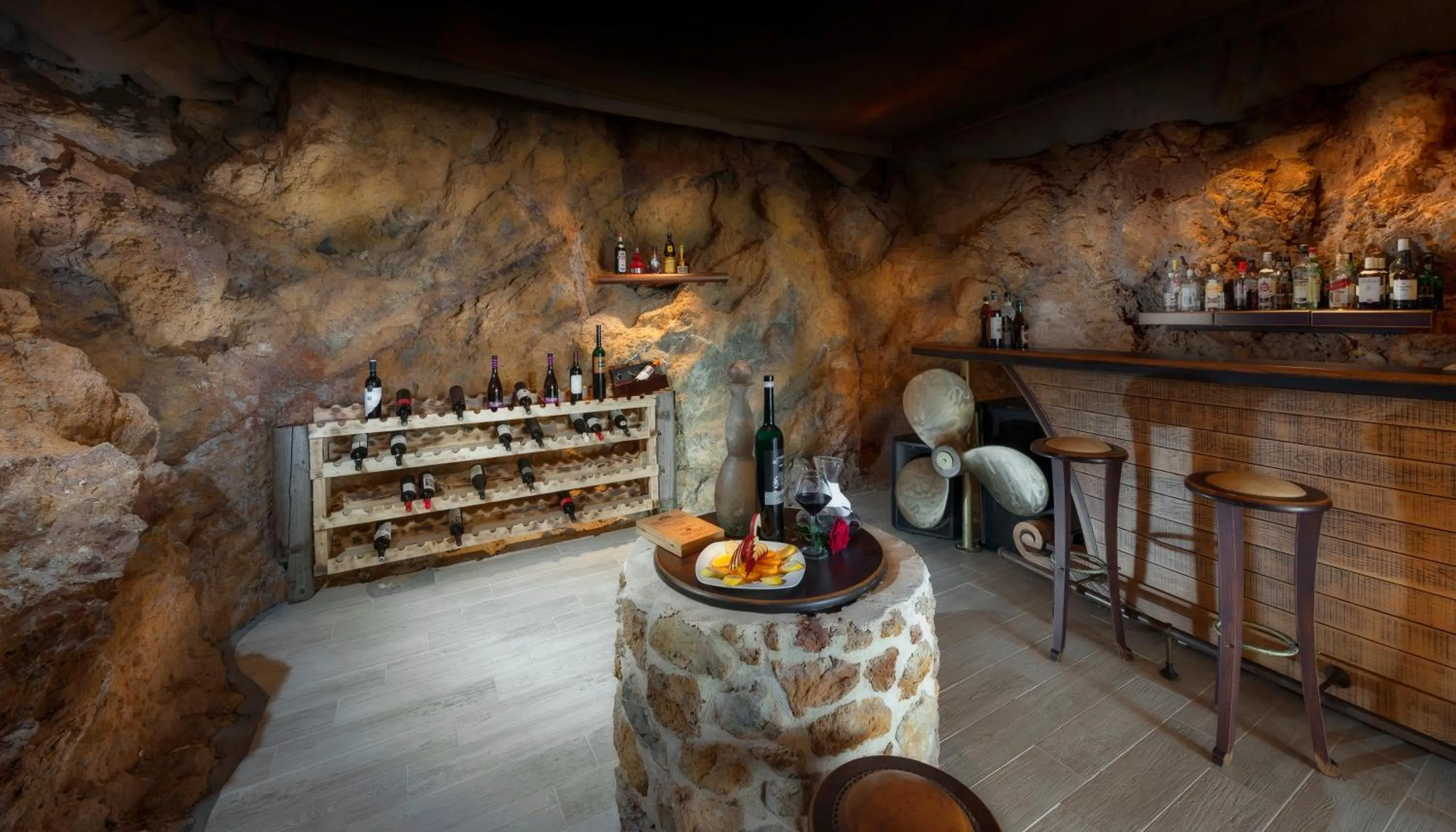 Lounge or bar in Iakovakis Suites & Spa