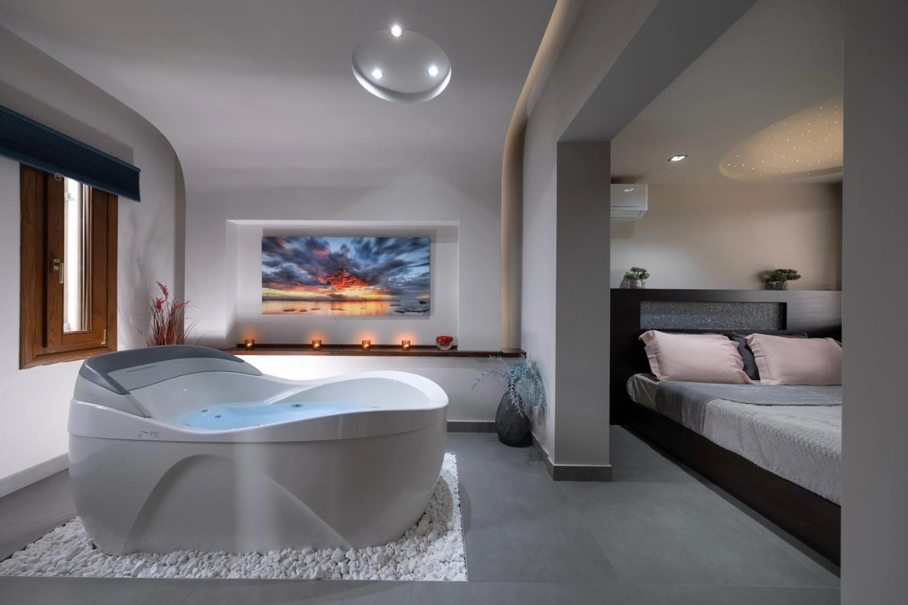 Bed in Iakovakis Suites & Spa