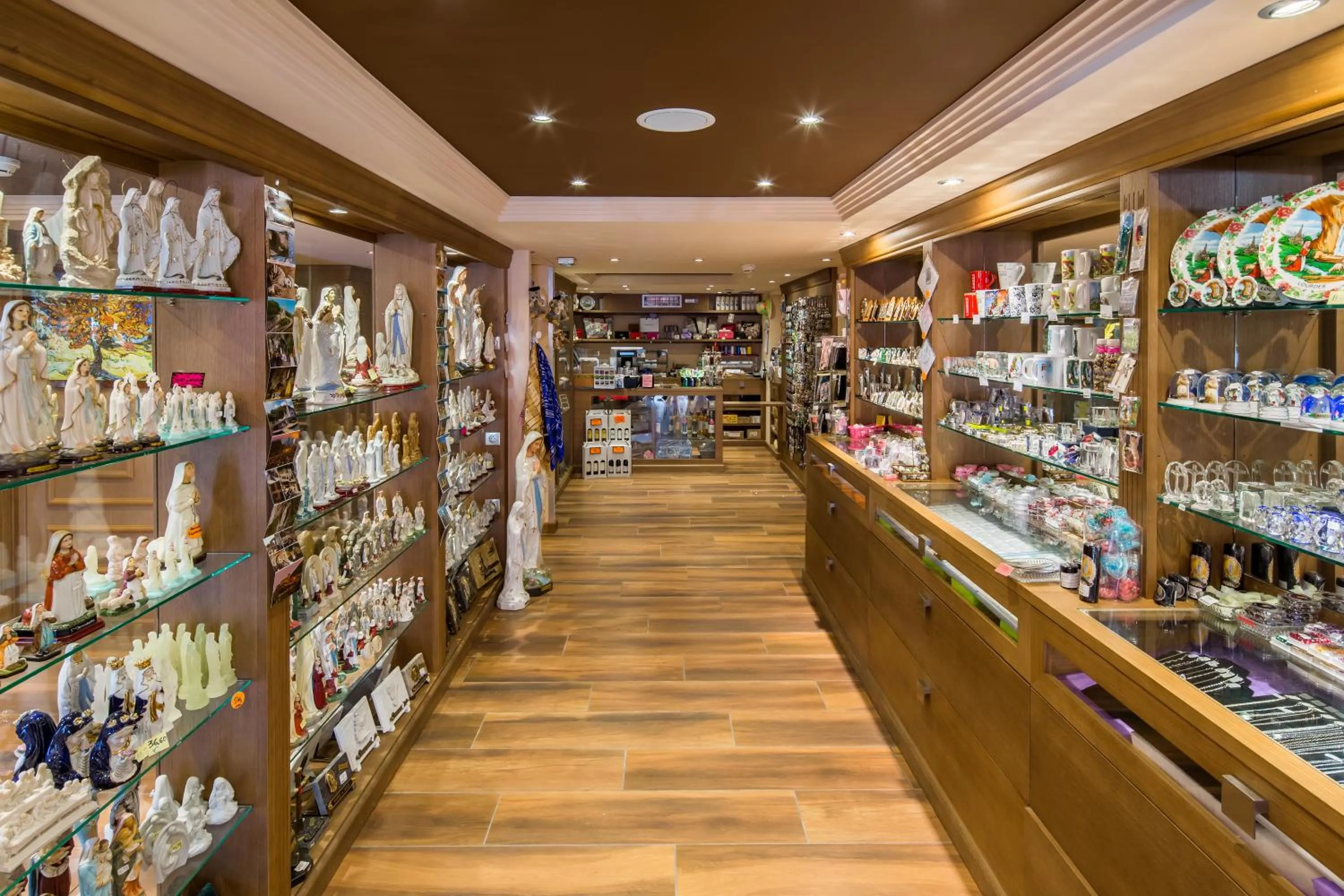 On-site shops in Grand Hôtel d'Espagne