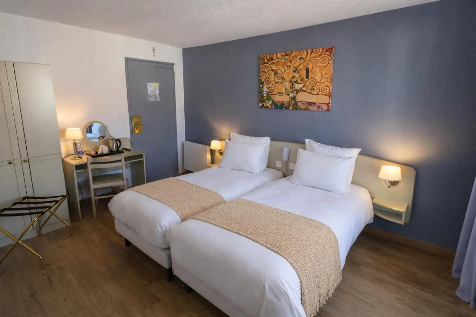 Bed in Grand Hôtel d'Espagne