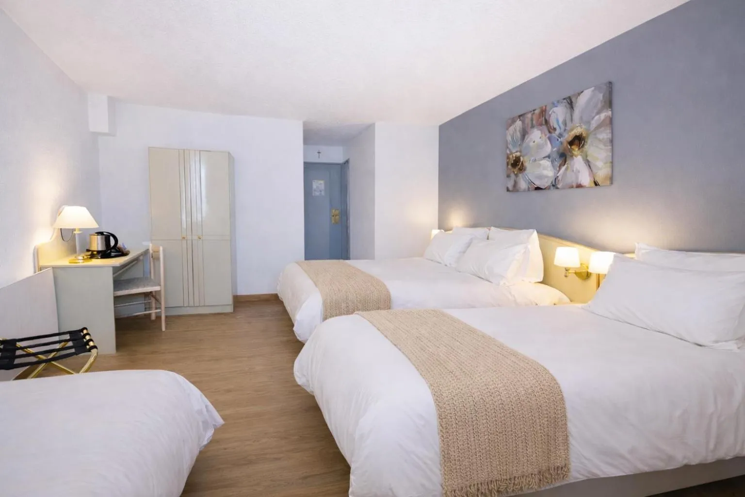 Bed in Grand Hôtel d'Espagne