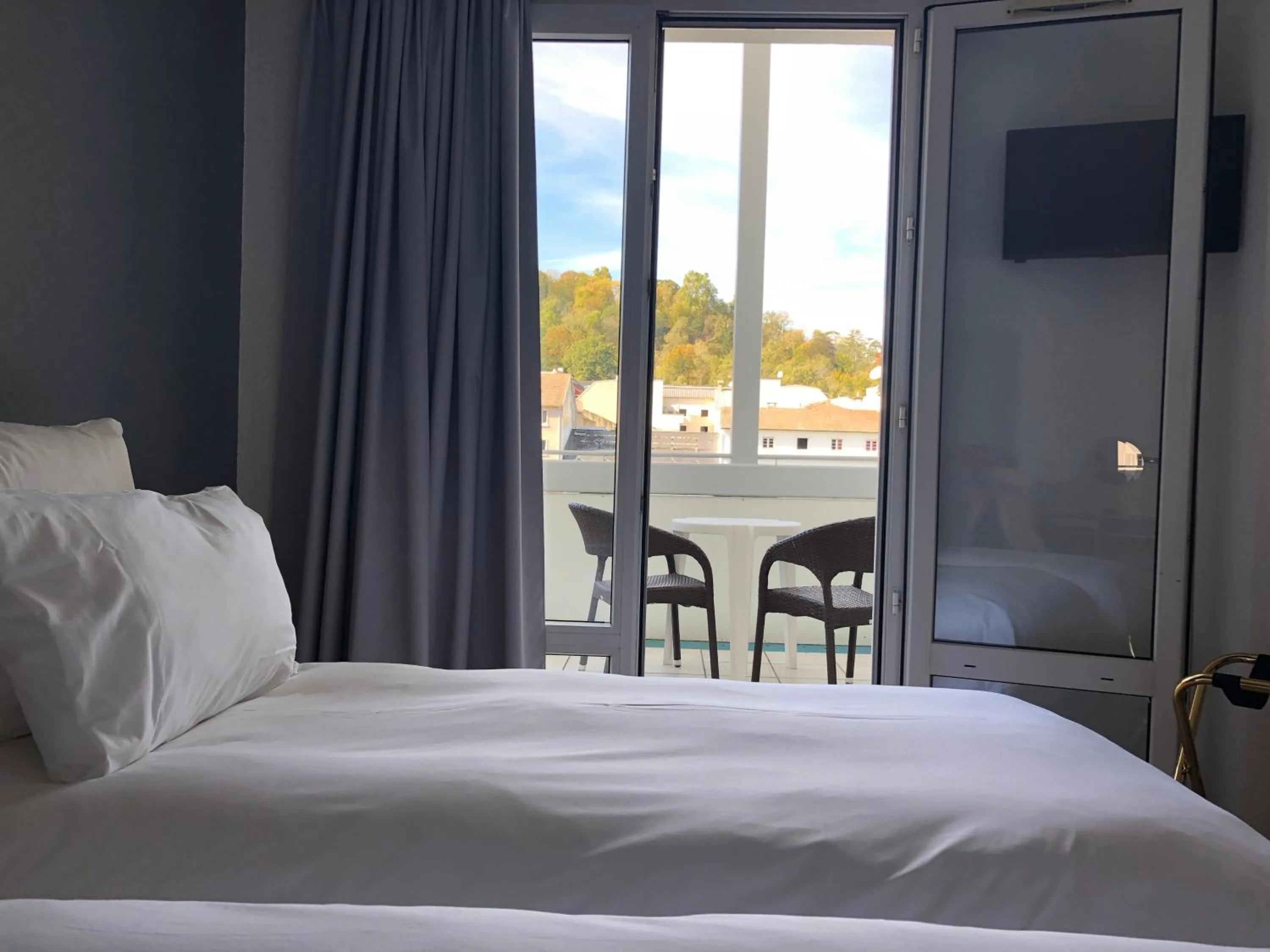Balcony/Terrace, Bed in Grand Hôtel d'Espagne
