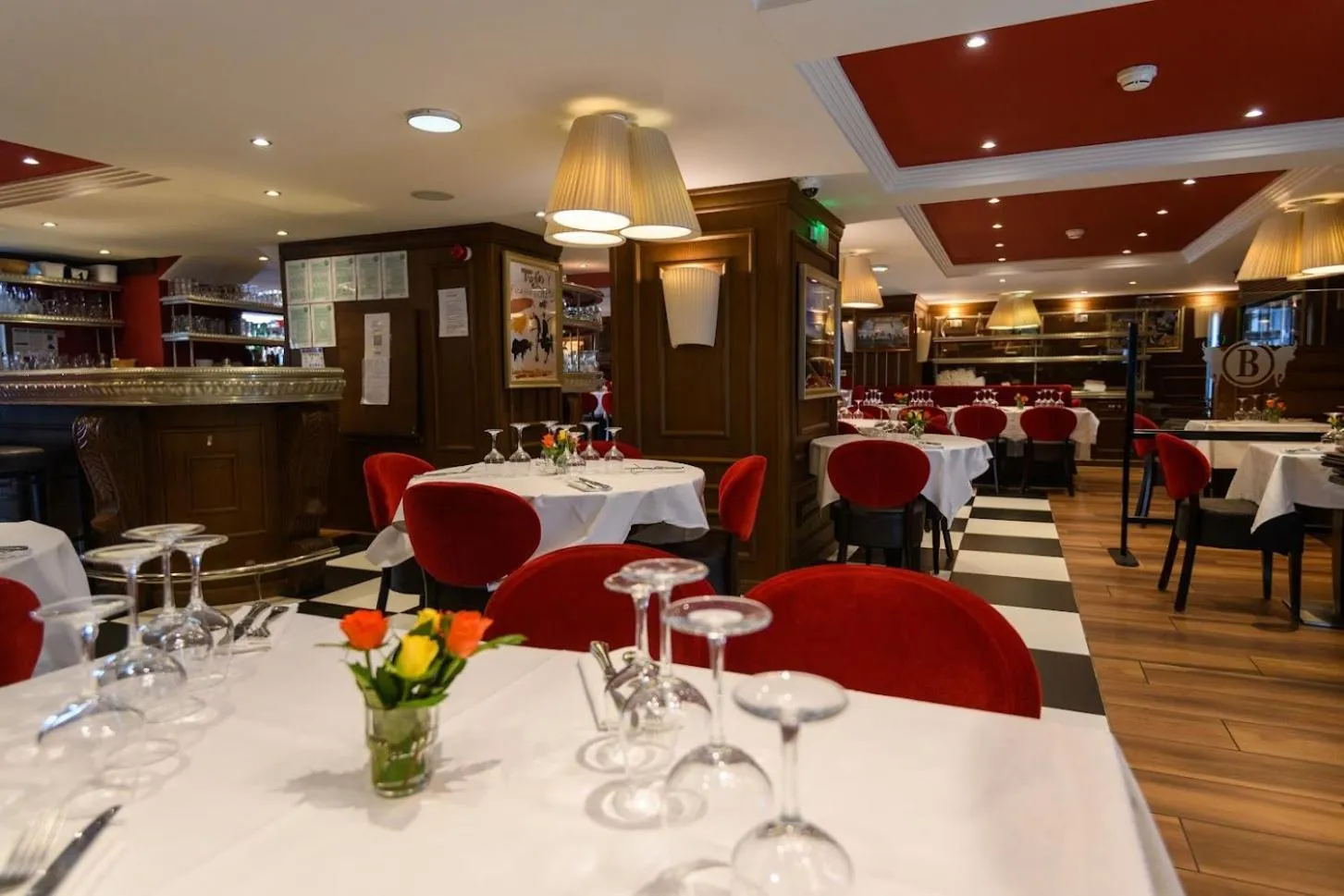 Restaurant/places to eat in Grand Hôtel d'Espagne