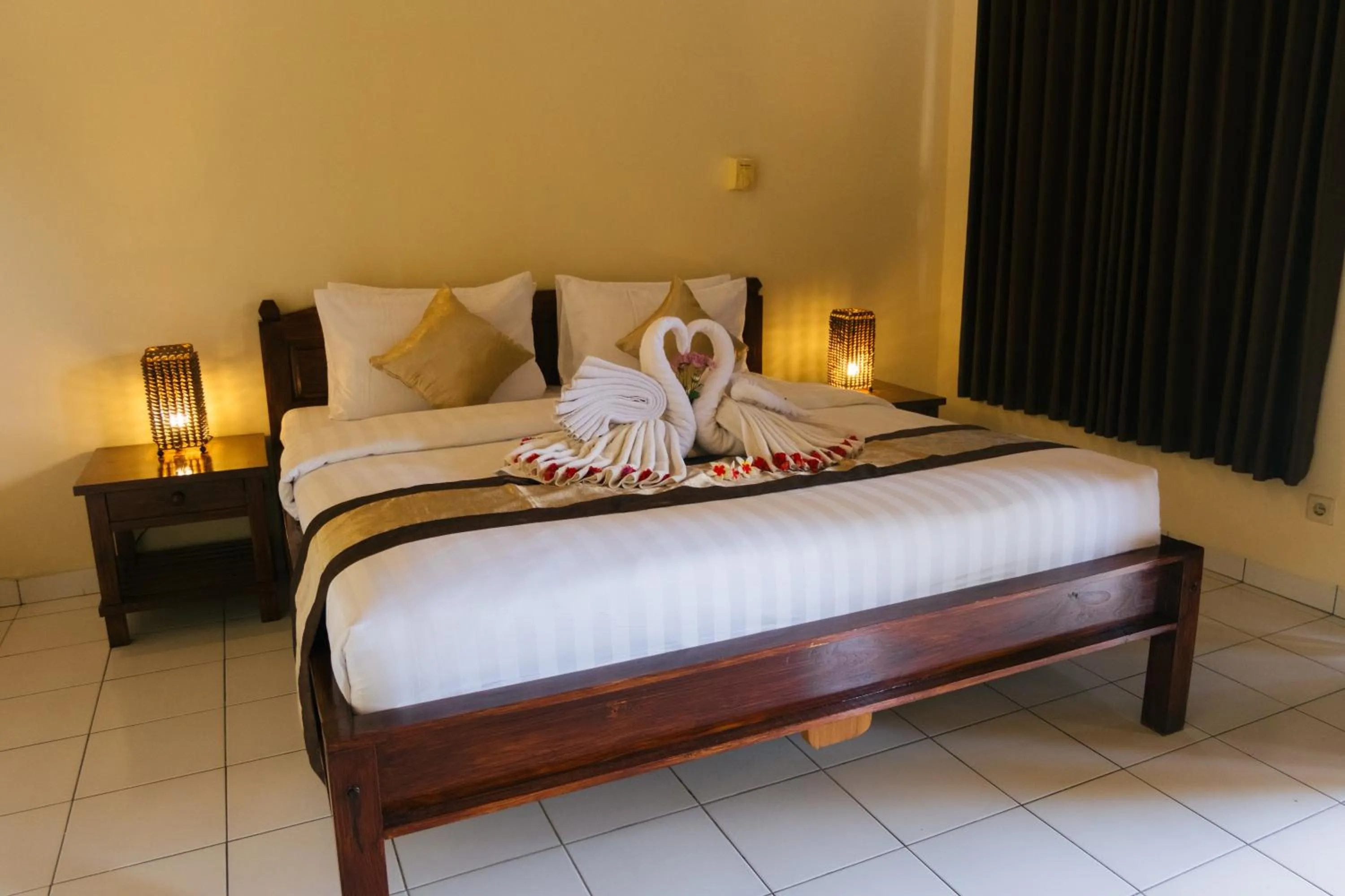 Bedroom, Bed in New Starlight Hotel Lovina