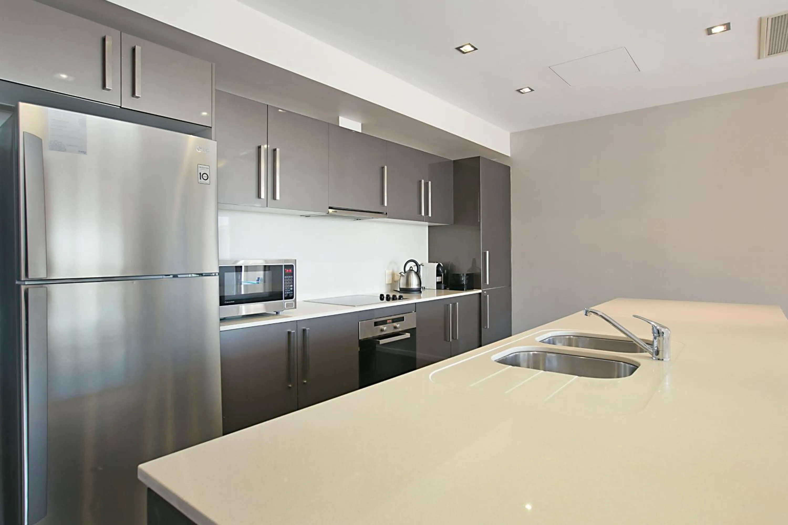 Kitchen or kitchenette in Mantra Nelson Bay