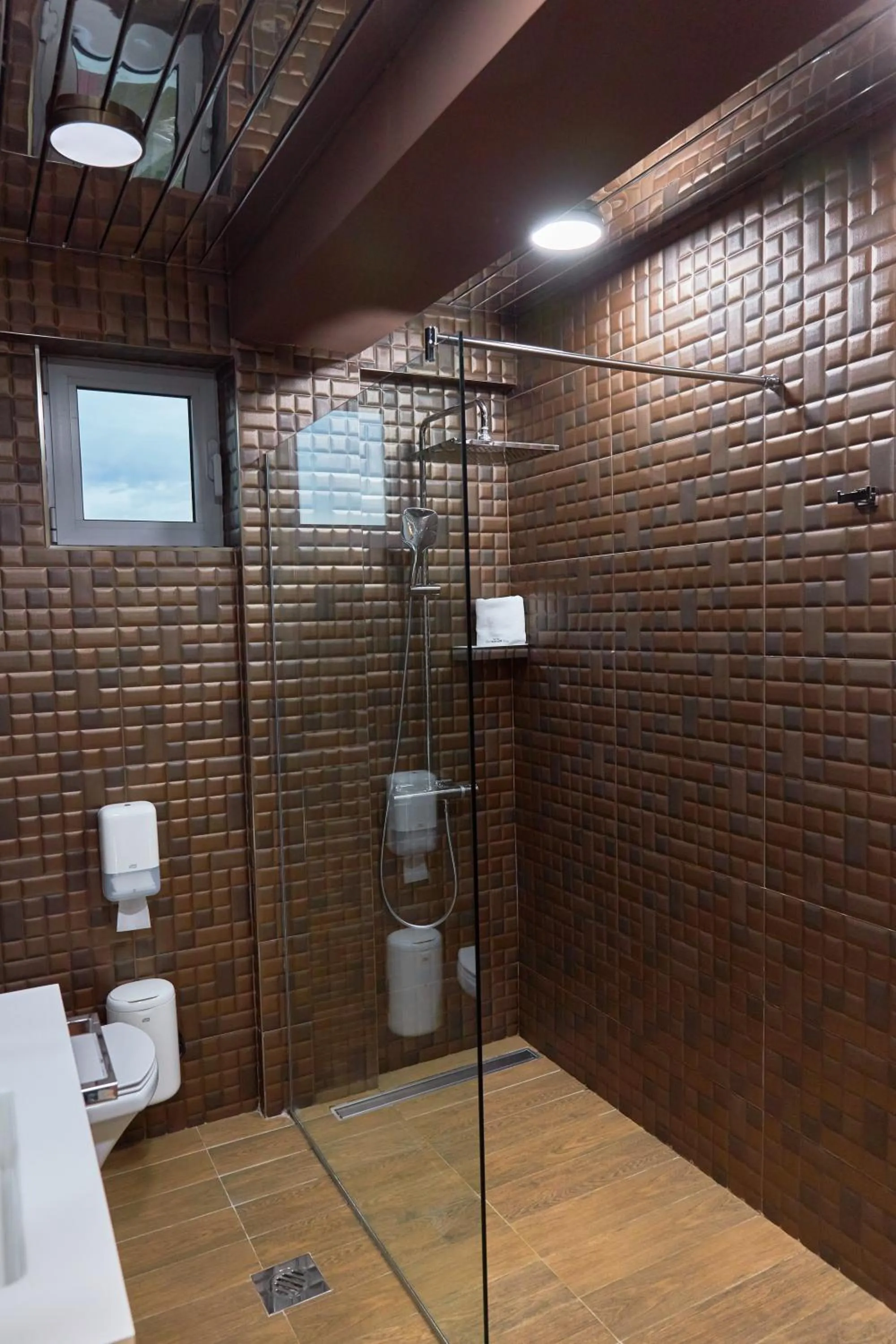 Bathroom in Hotel Mirror