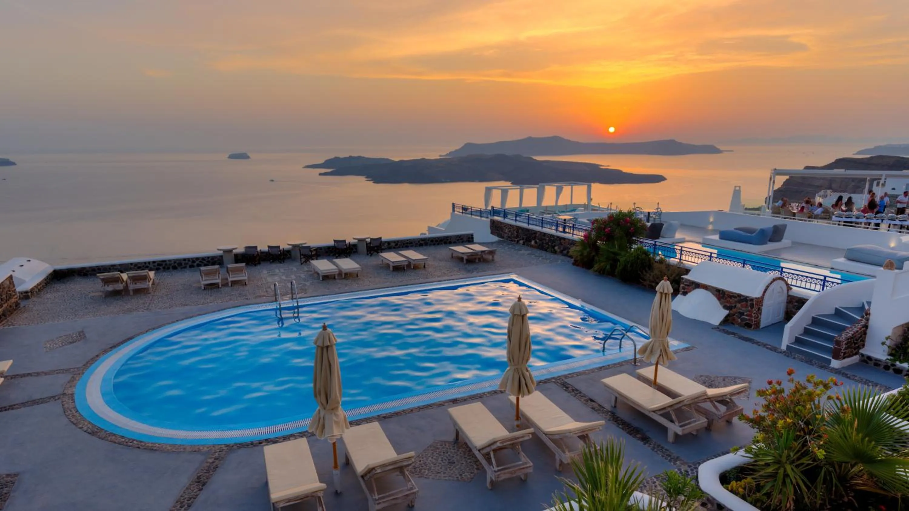 Summer in Caldera Butterfly Villas