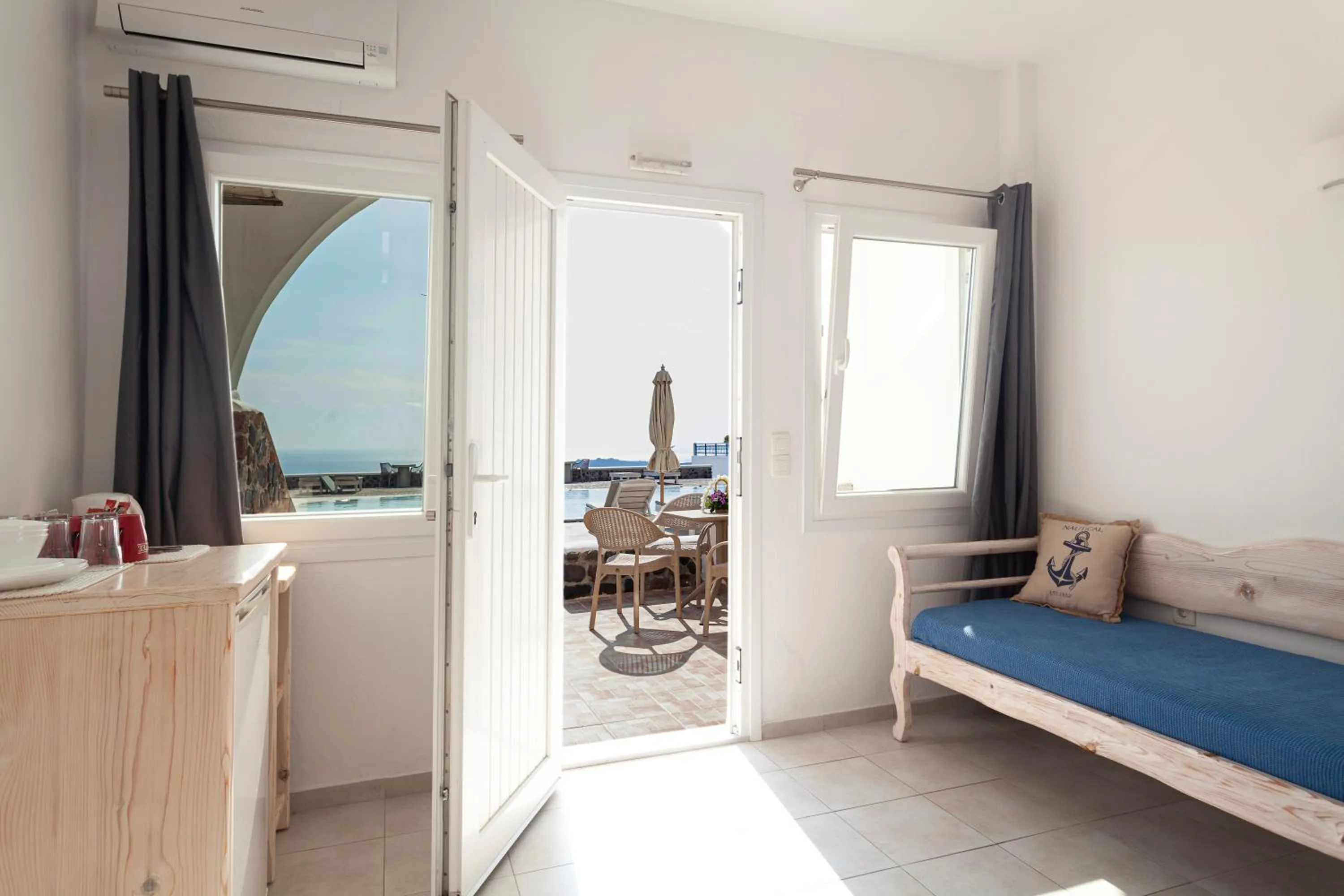 Bedroom, Bed in Caldera Butterfly Villas