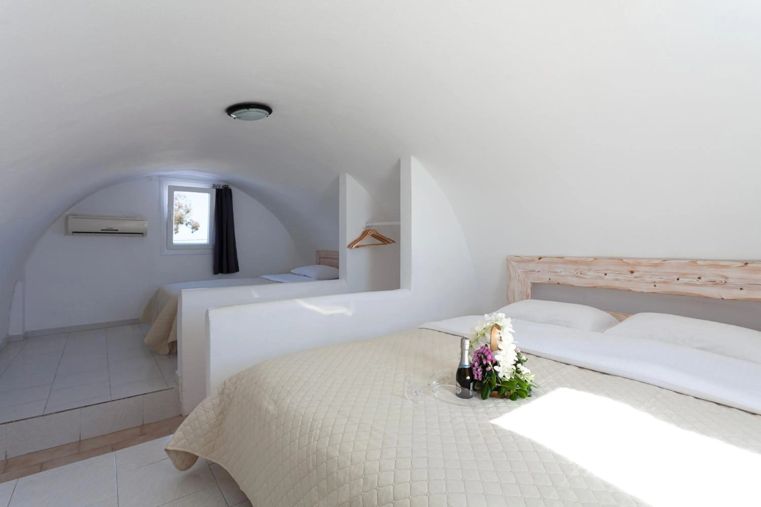 Bedroom, Bed in Caldera Butterfly Villas
