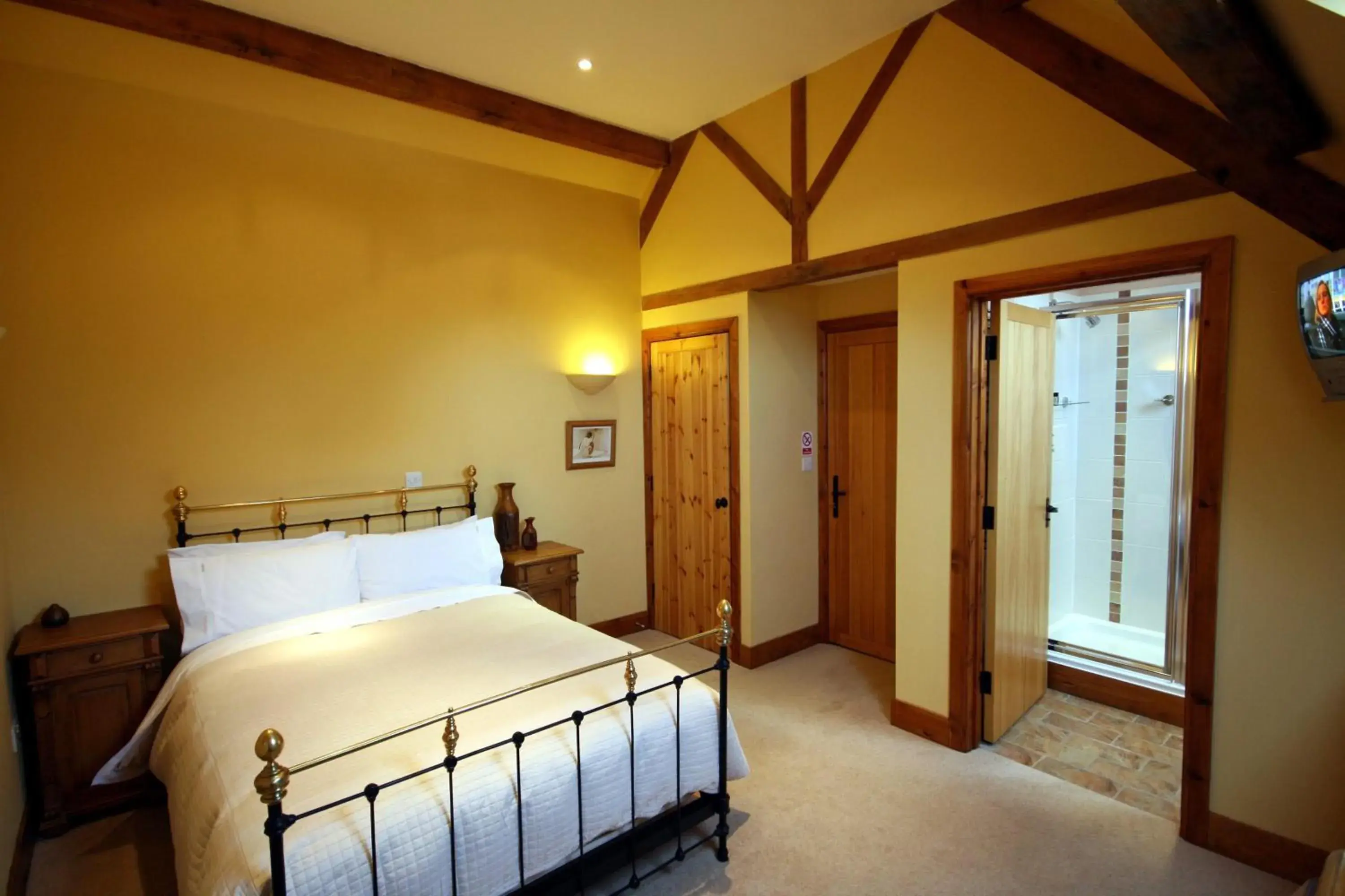 Executive Double Room (1 Adult) - single occupancy in Upper Neatham Mill Executive Double Room (1 Adult) - single occupancy in Upper Neatham Mill