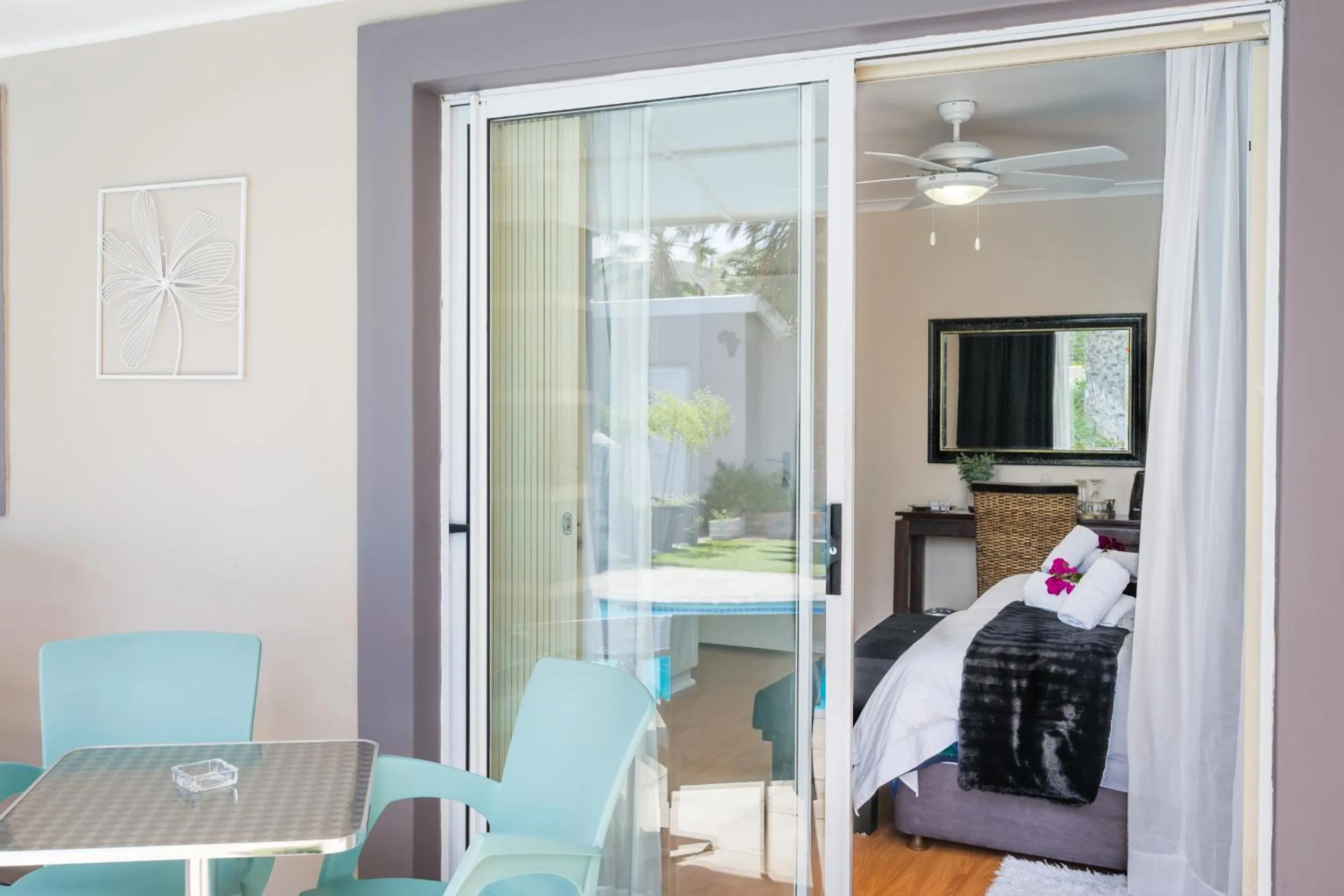 Seating area, Bed in Atlantic Beach Villa