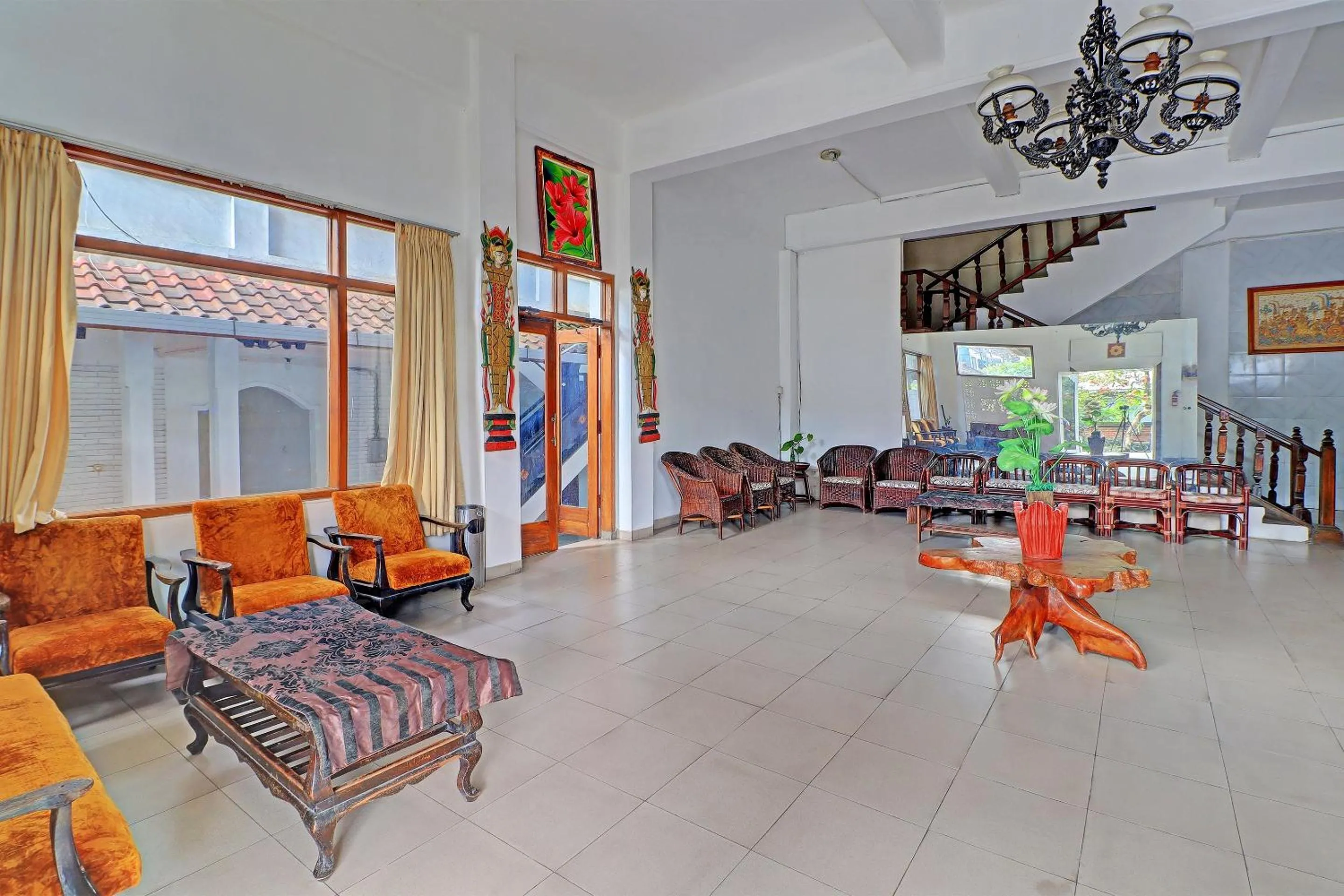 Lobby or reception in SUPER OYO 91870 Warna Kedaton