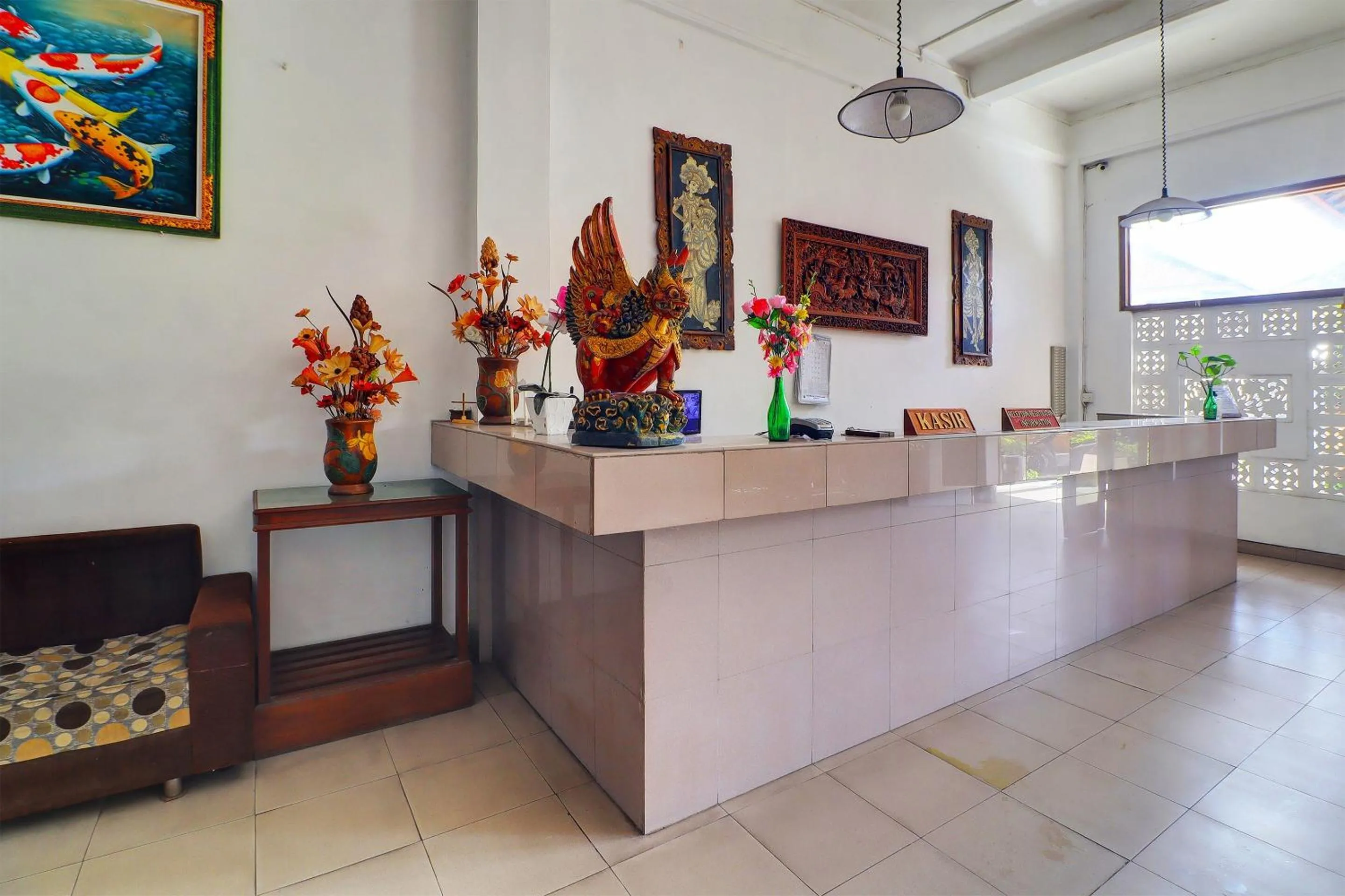 Lobby or reception in SUPER OYO 91870 Warna Kedaton