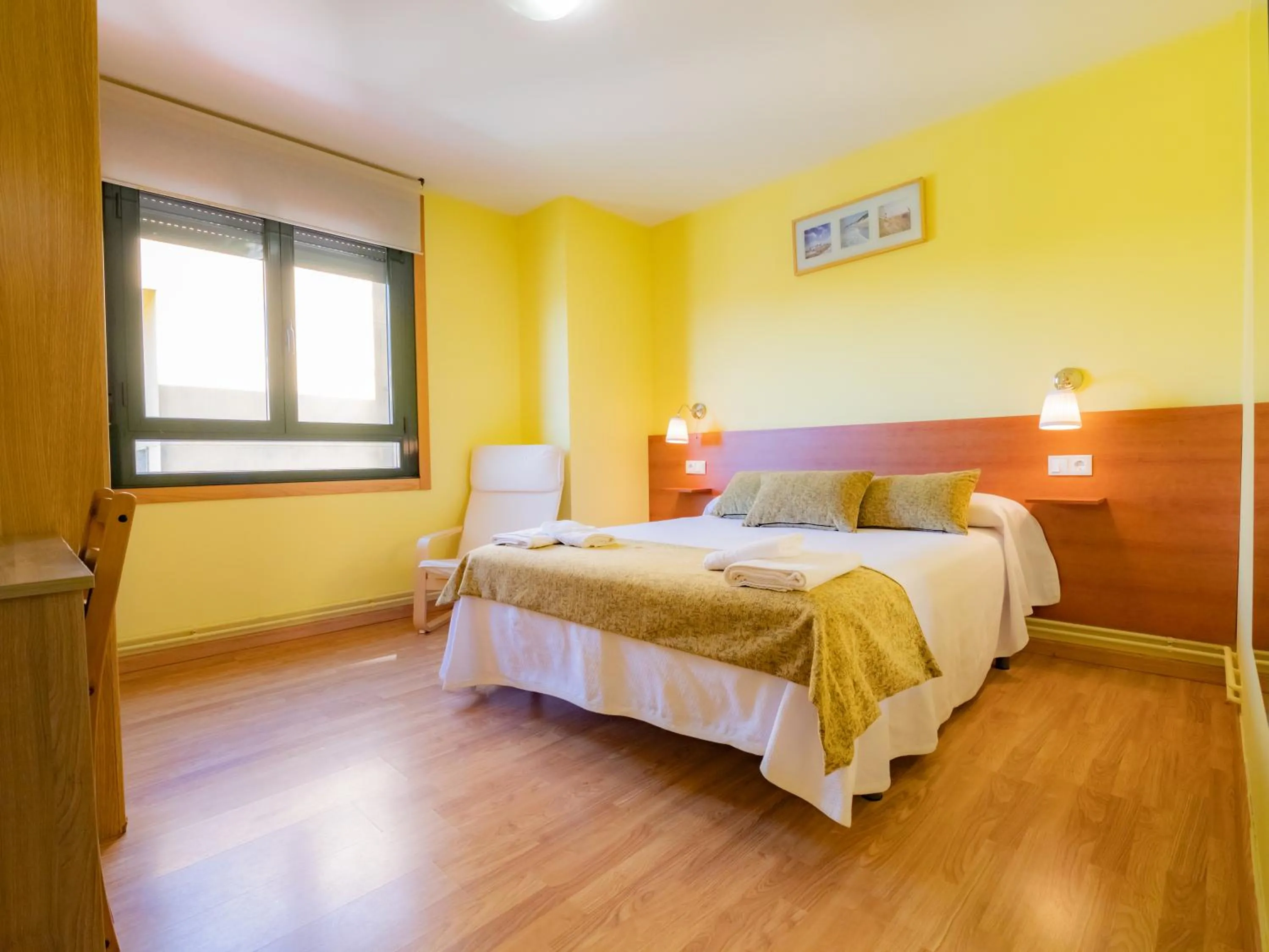 Single Room with Bathroom in Pensión Palas