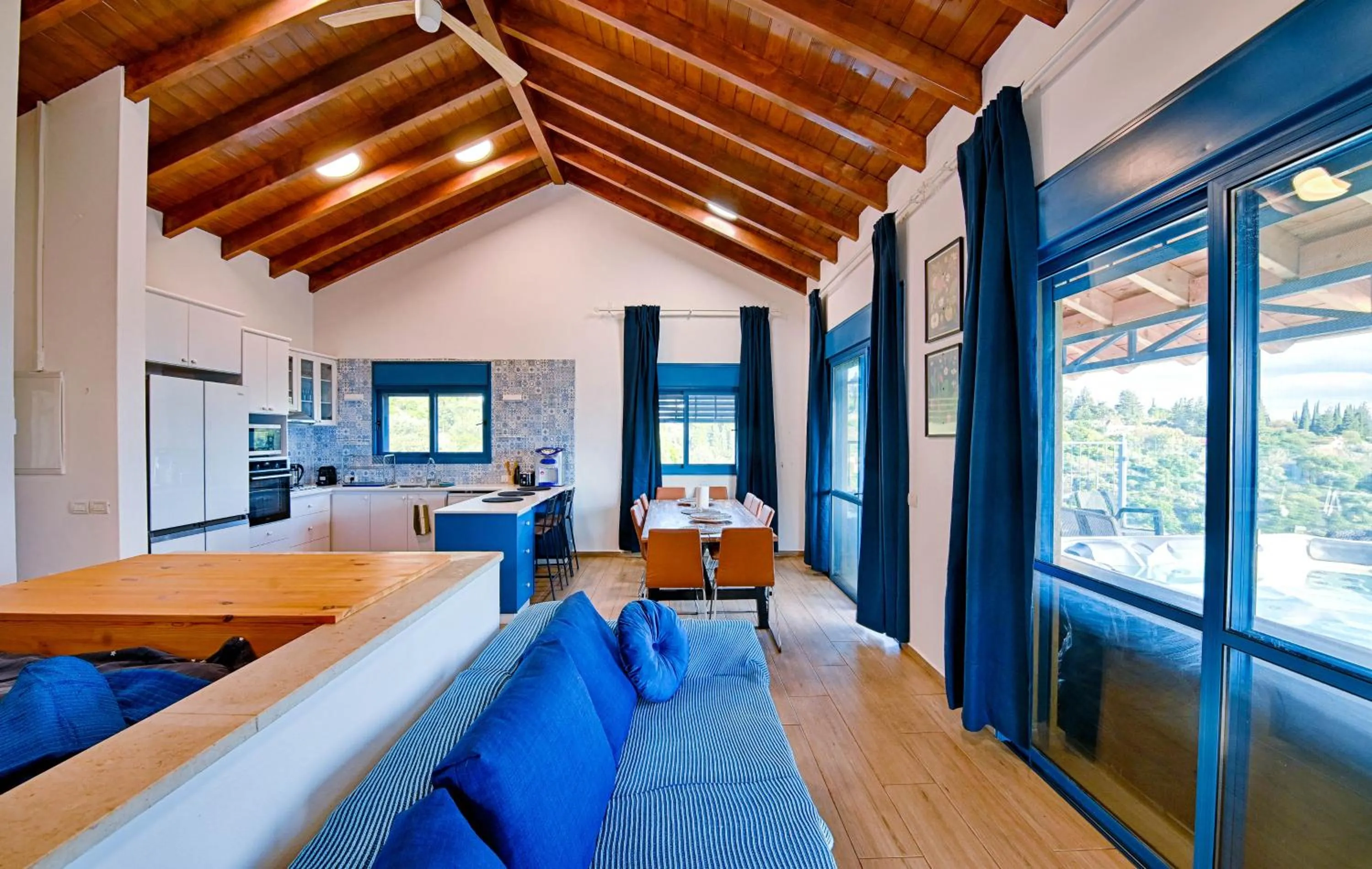 Living room in Ohn-Bar Guesthouse