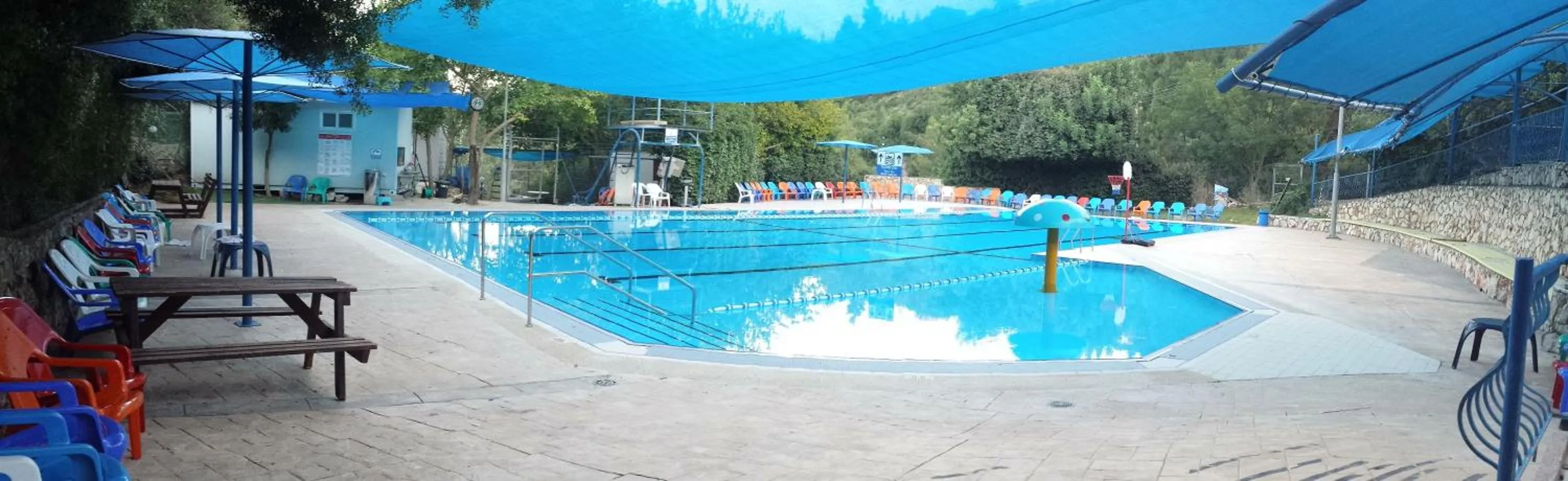 Swimming pool in Ohn-Bar Guesthouse