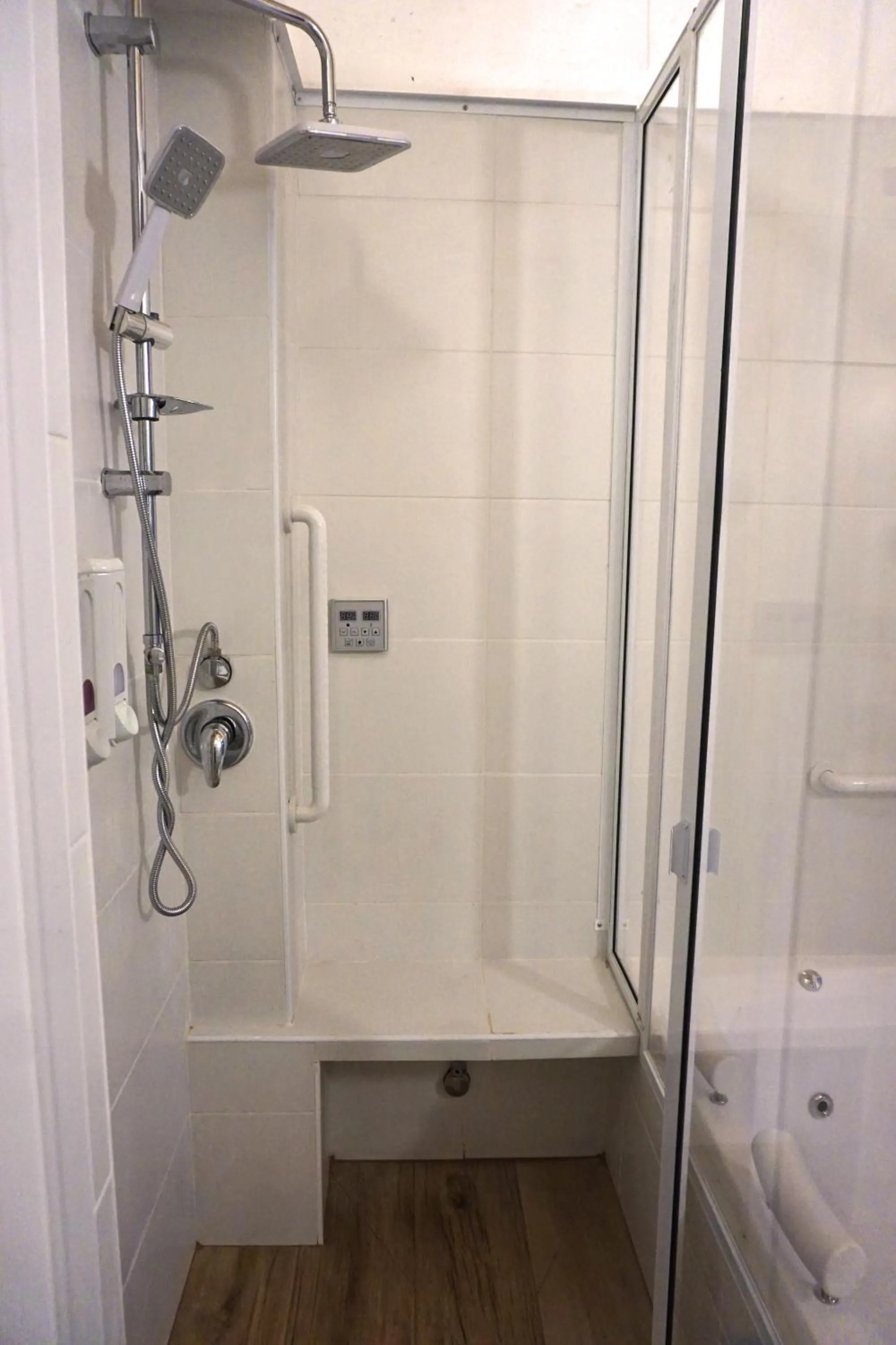 Bathroom in Ohn-Bar Guesthouse