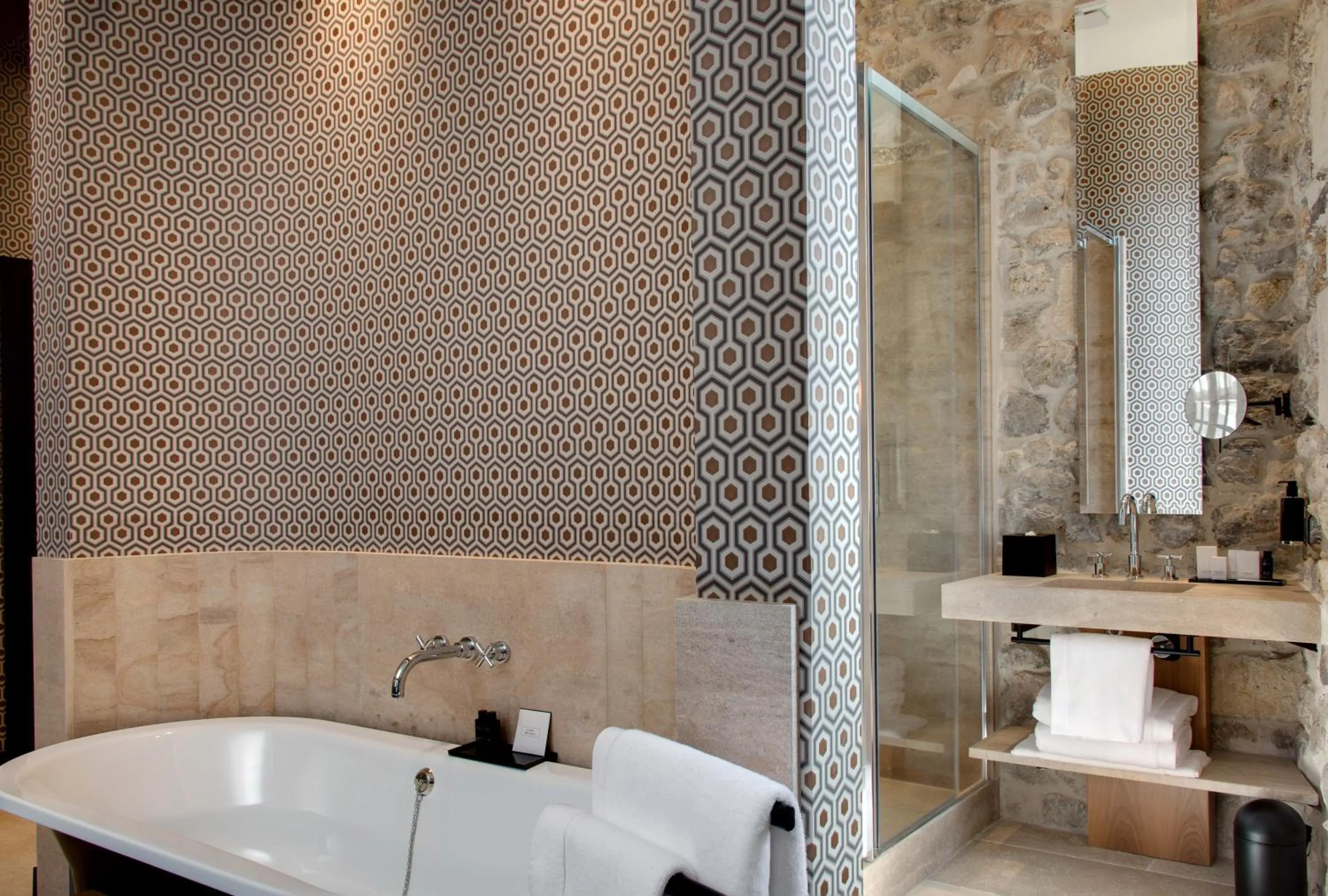 Bathroom in Boutique Hôtel des Remparts & Spa