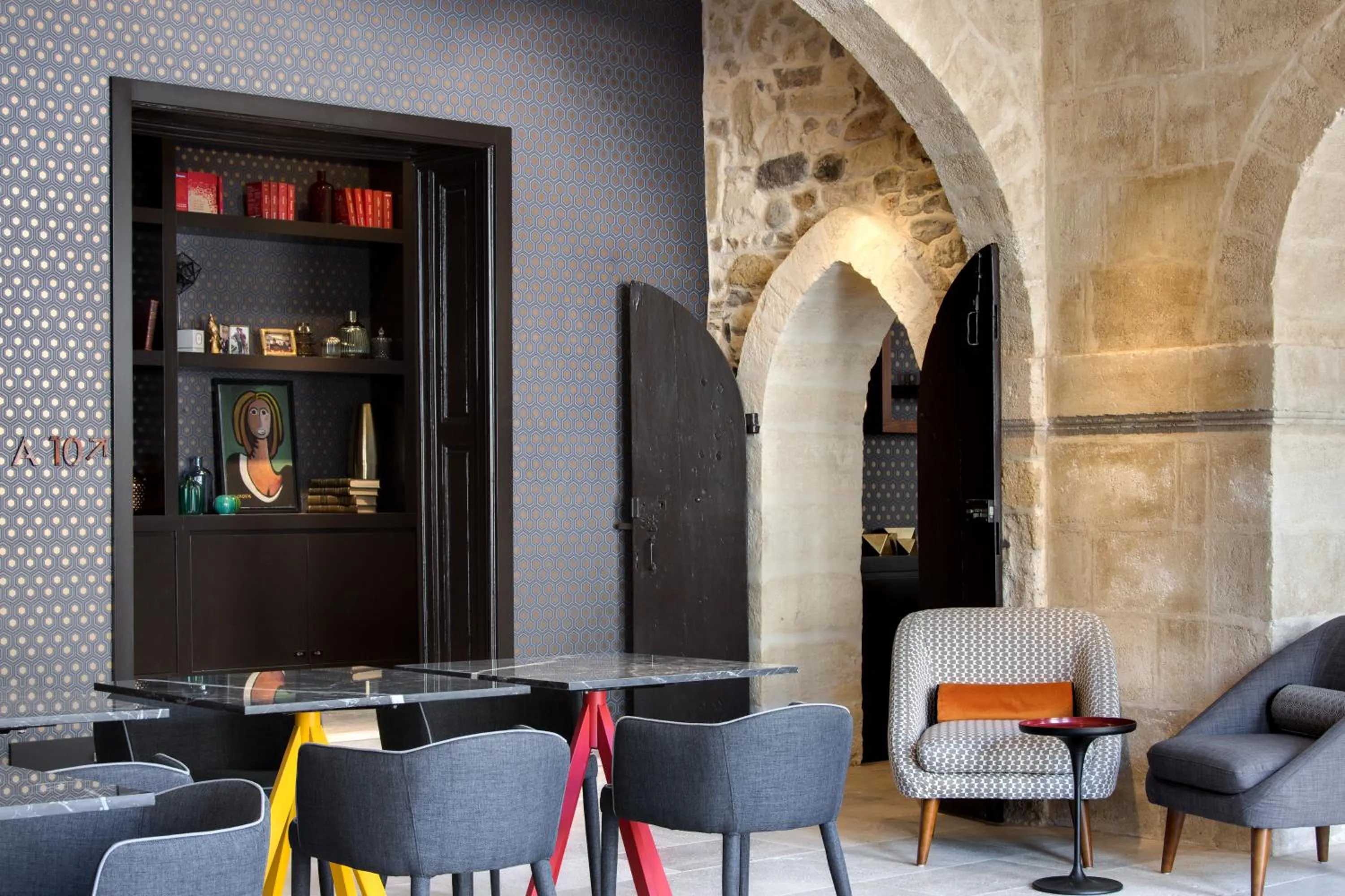 Lounge or bar in Boutique Hôtel des Remparts & Spa
