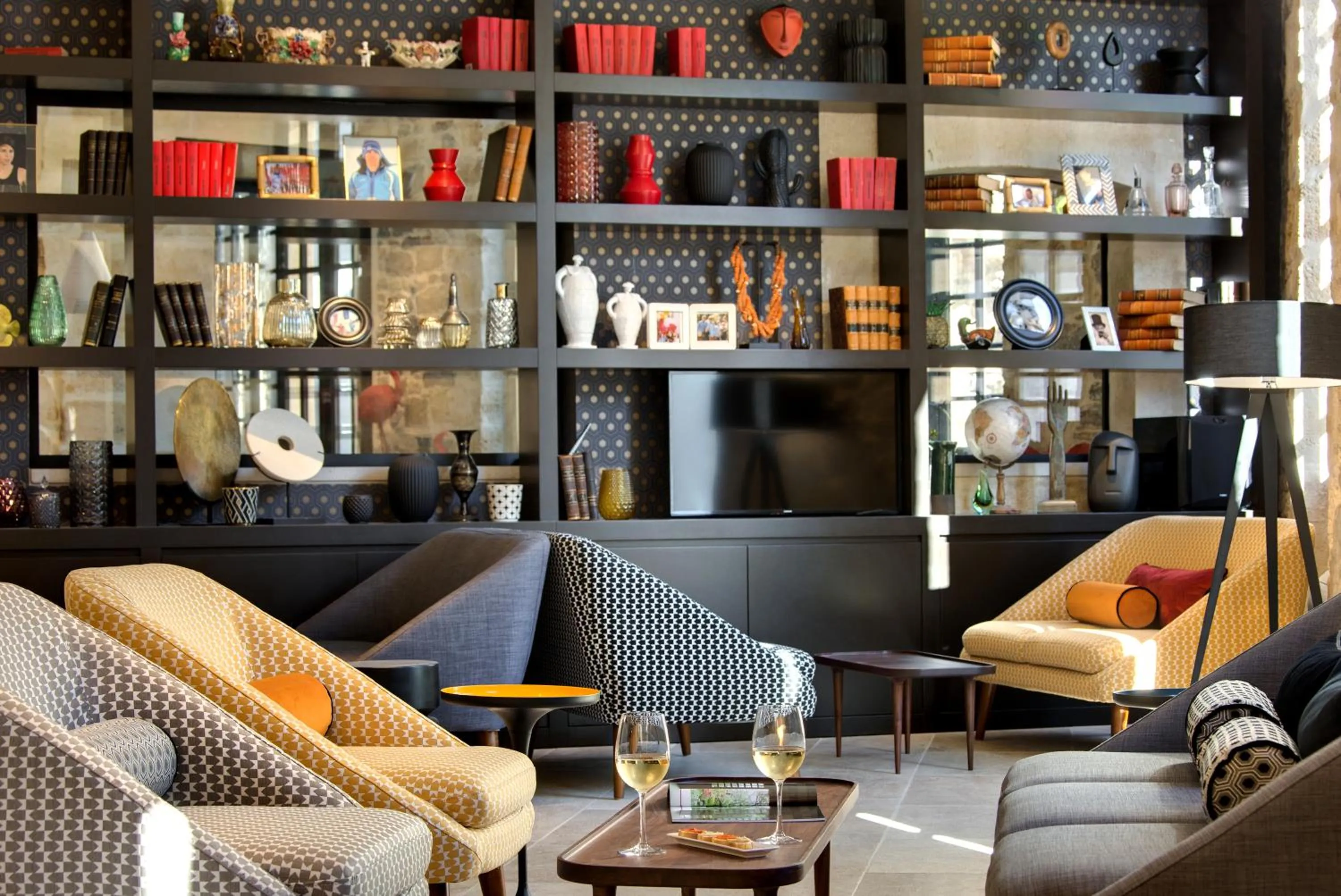 Library in Boutique Hôtel des Remparts & Spa