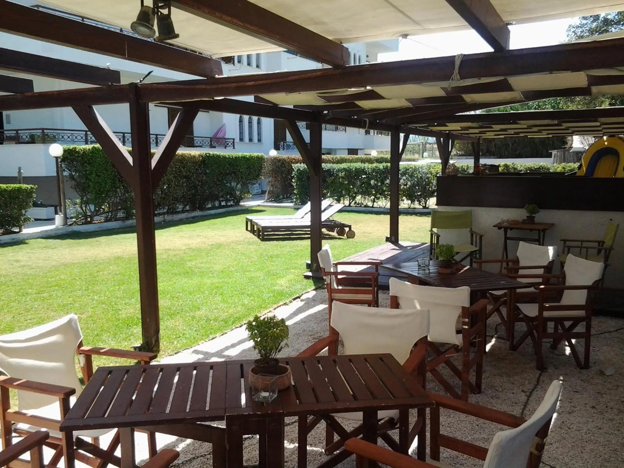 Garden in Chris Studios & Apartments