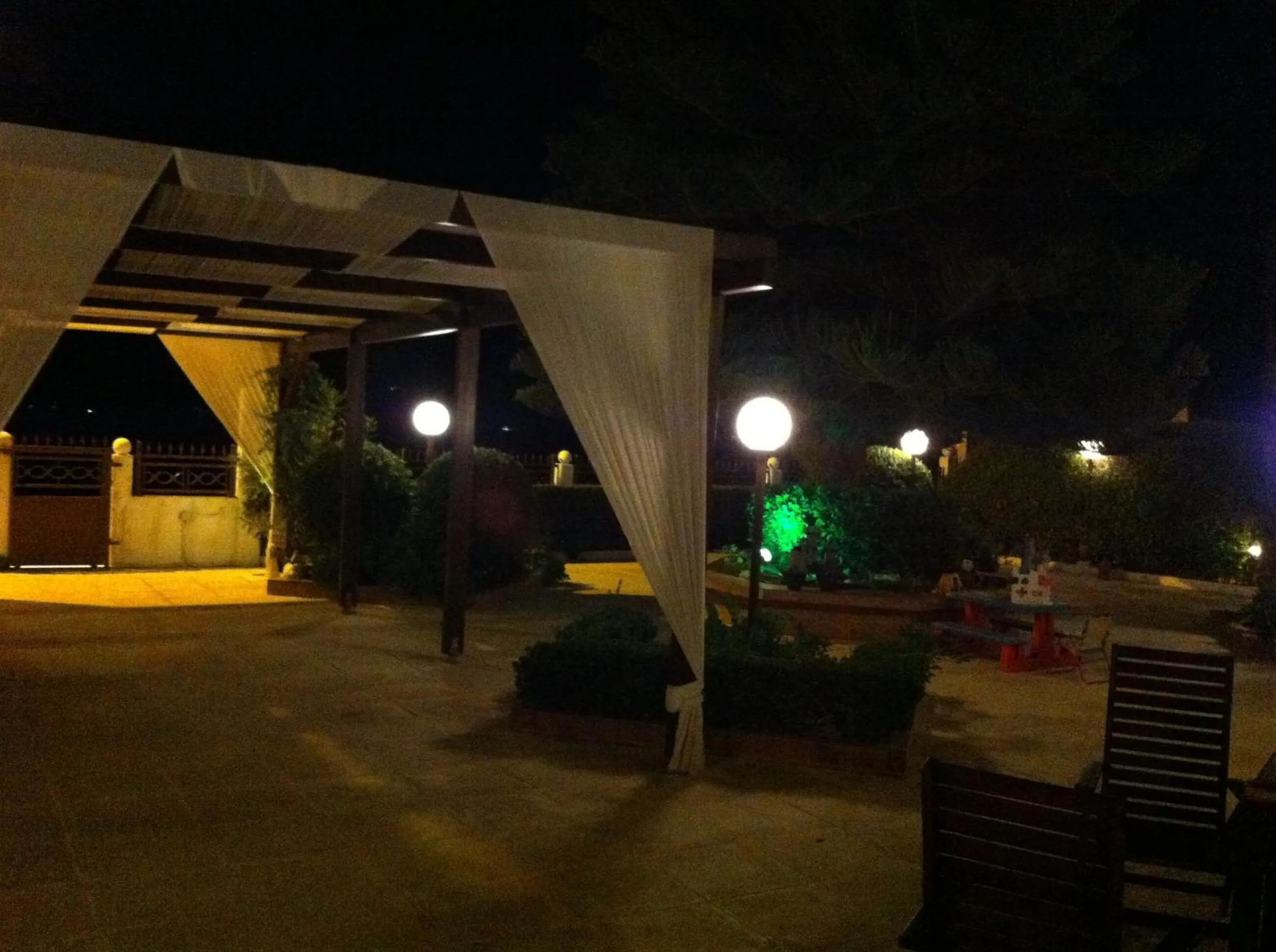 Garden in Chris Studios & Apartments