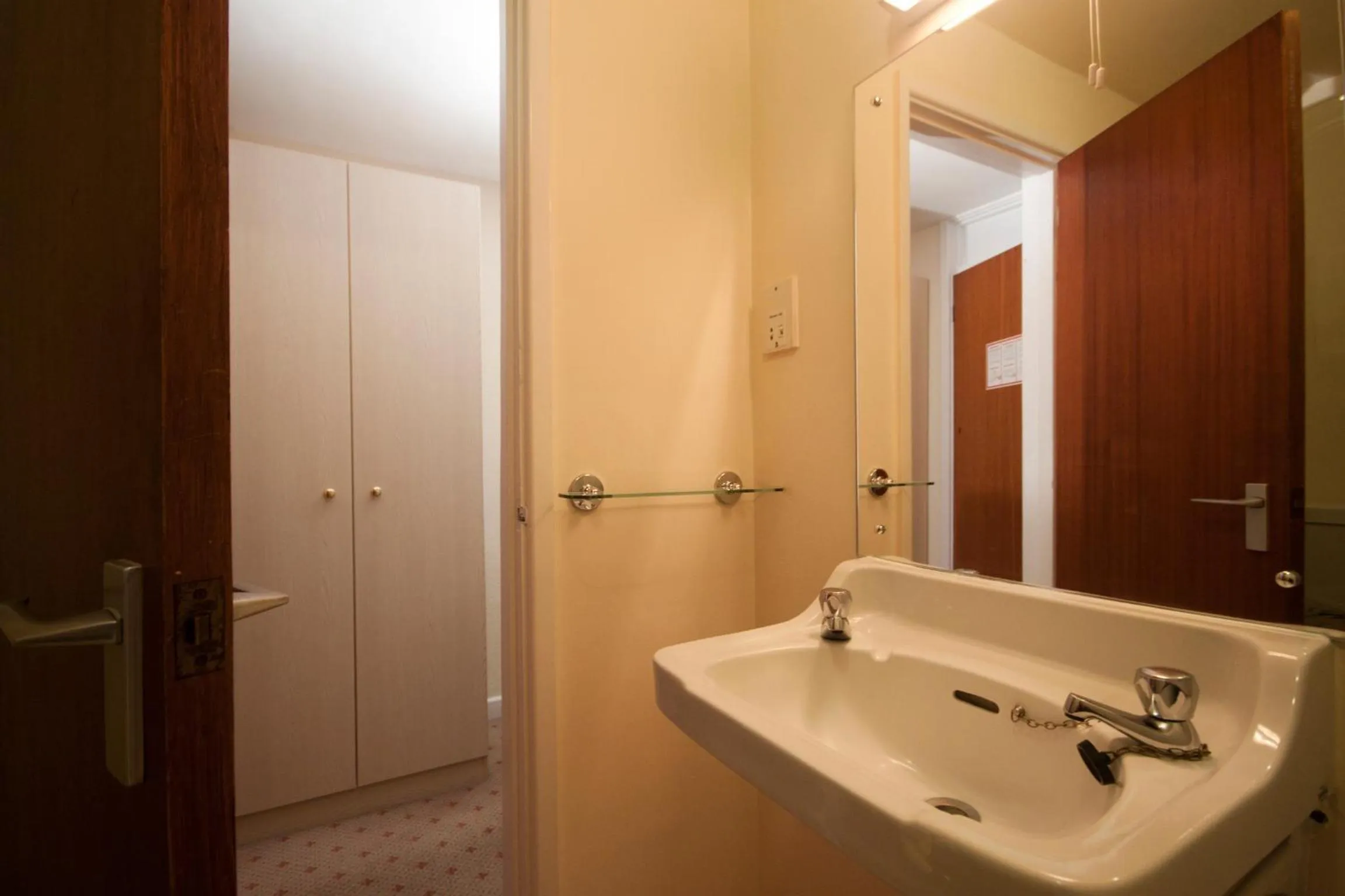 Bathroom in Norfolk Hotel