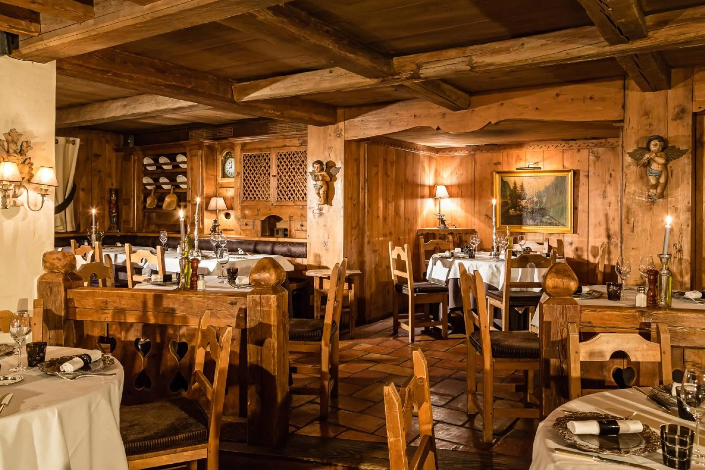 Restaurant/places to eat in Fer à Cheval