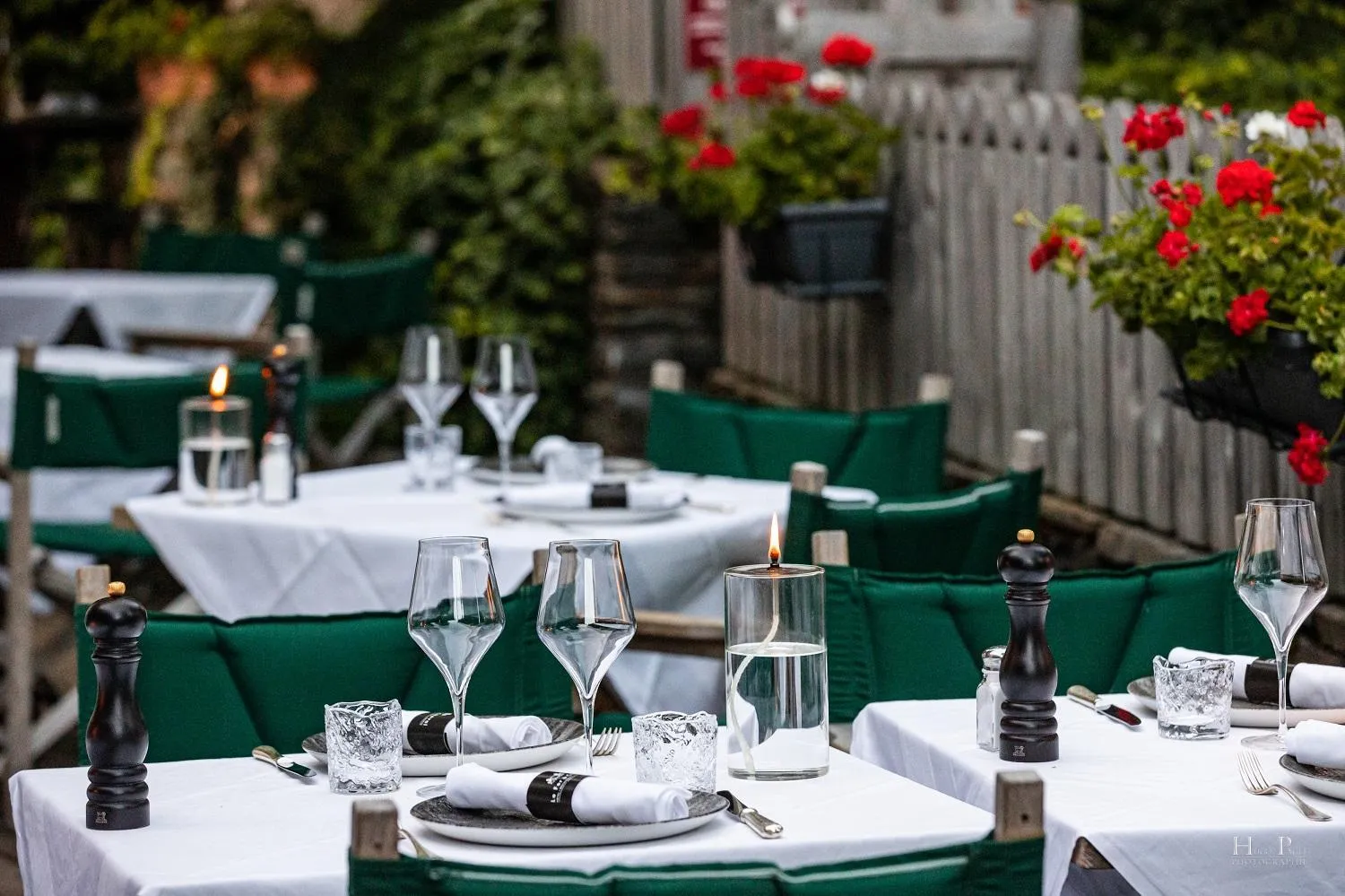 Restaurant/places to eat in Fer à Cheval