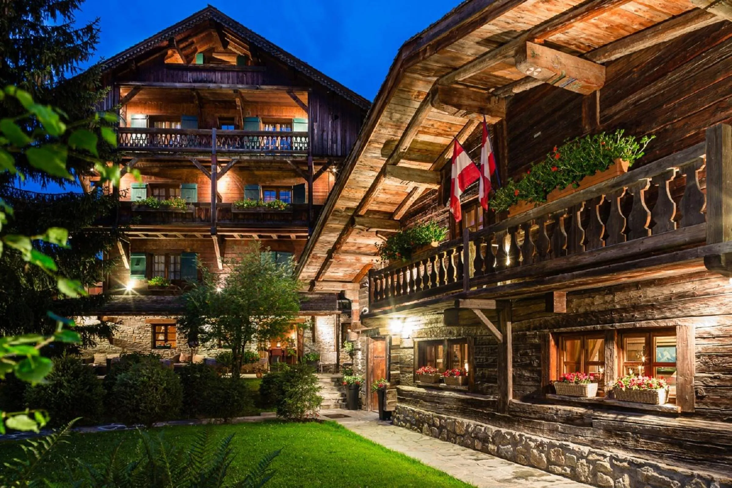 Facade/entrance in Fer à Cheval