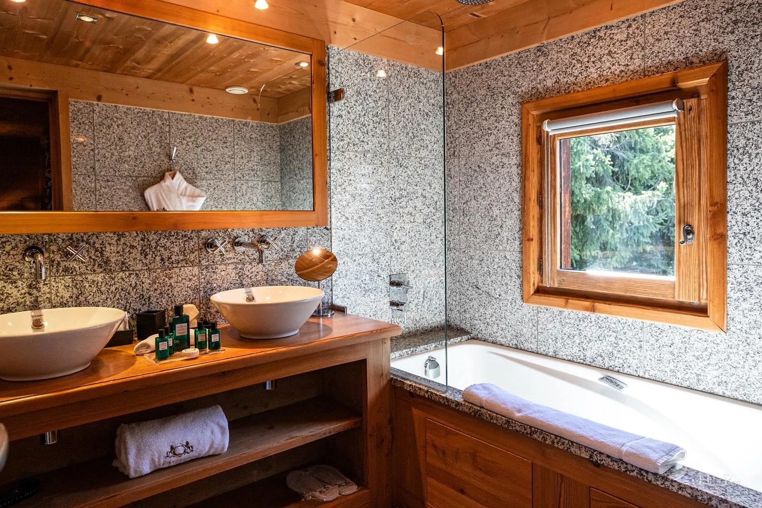 Bathroom in Fer à Cheval