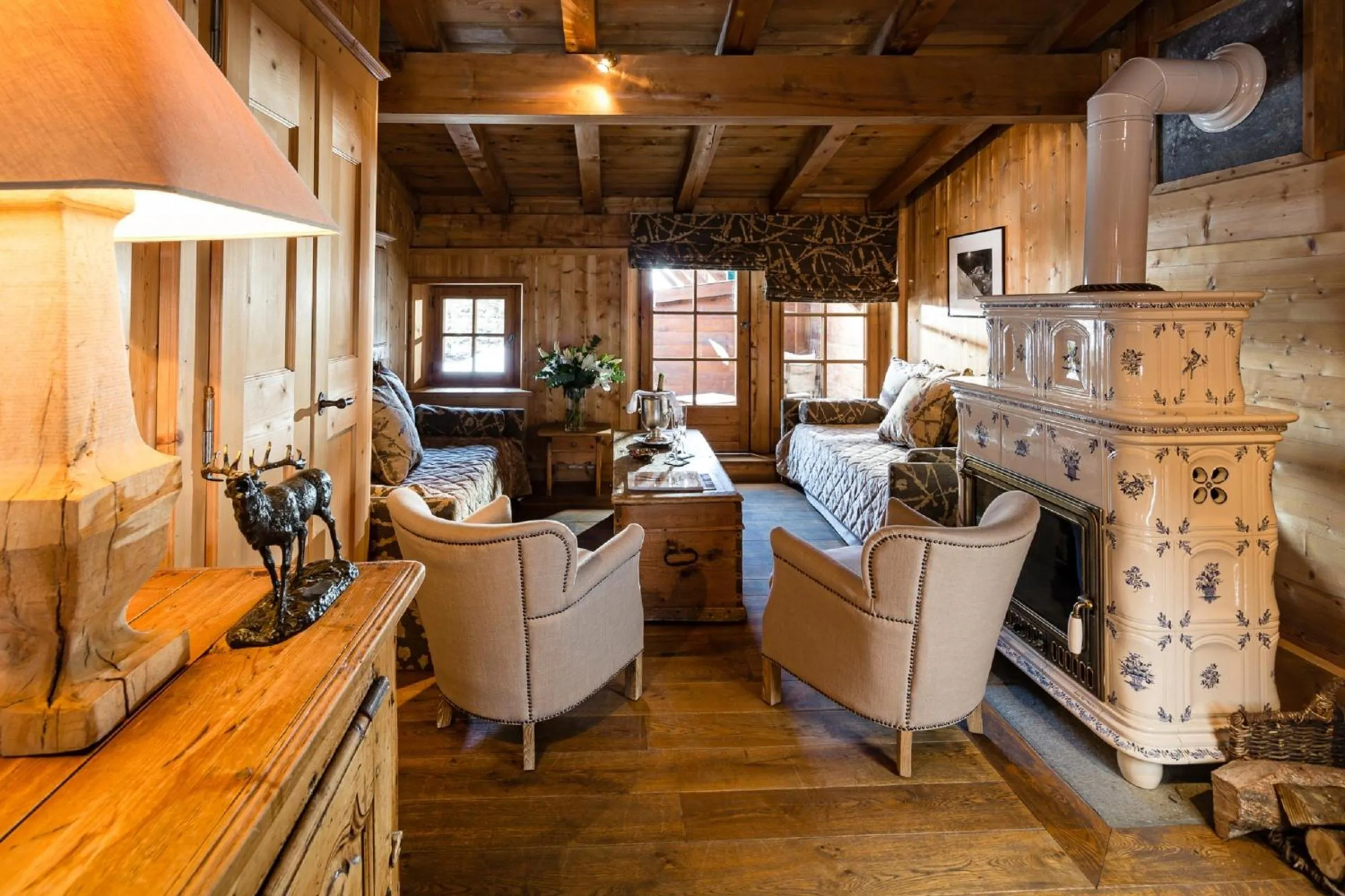 Seating area in Fer à Cheval