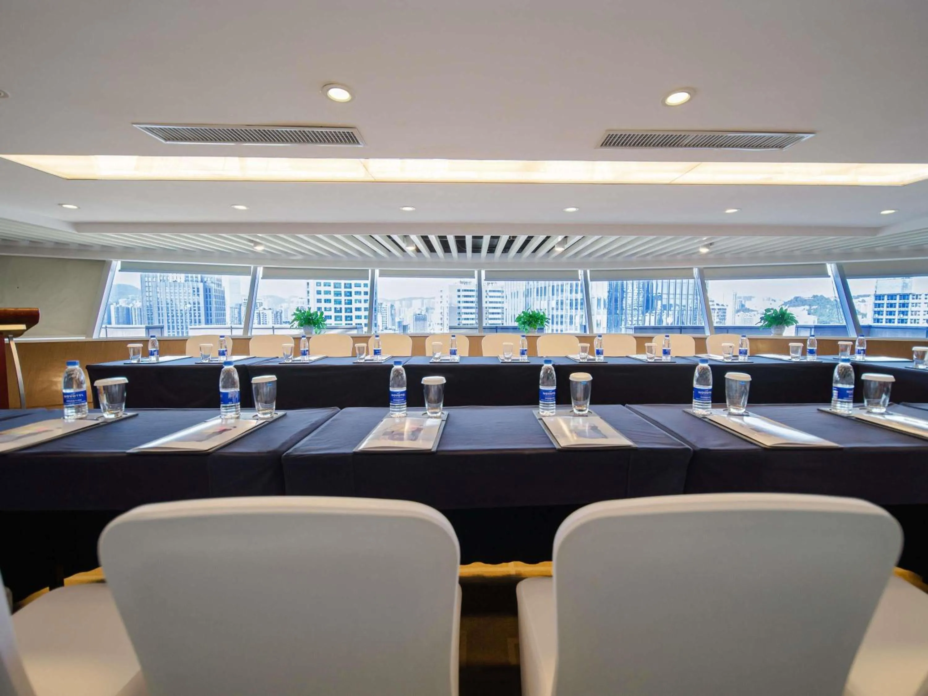 Meeting/conference room in Novotel Guiyang Downtown