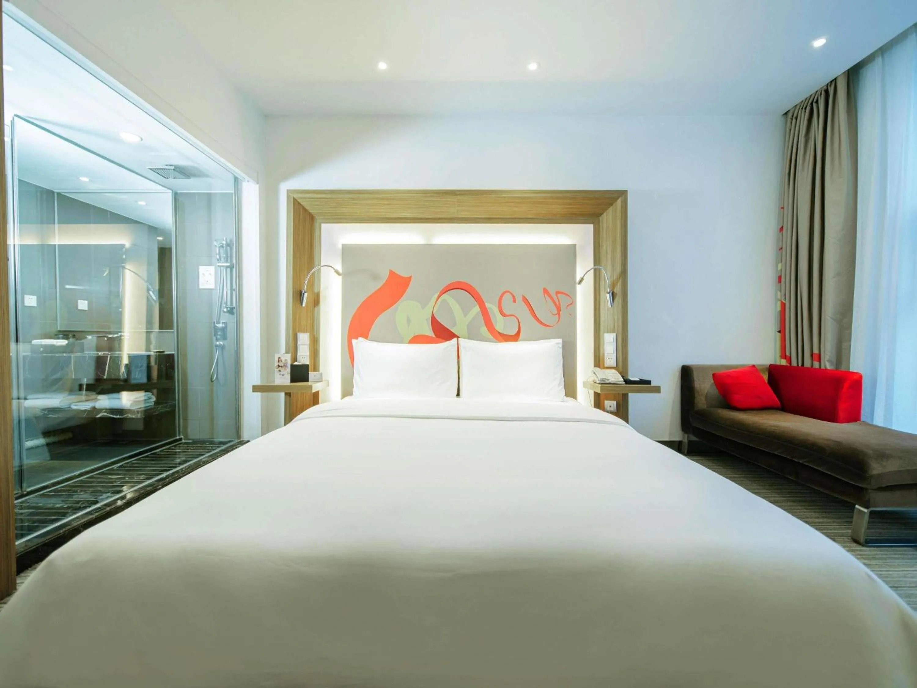 Bedroom, Bed in Novotel Guiyang Downtown