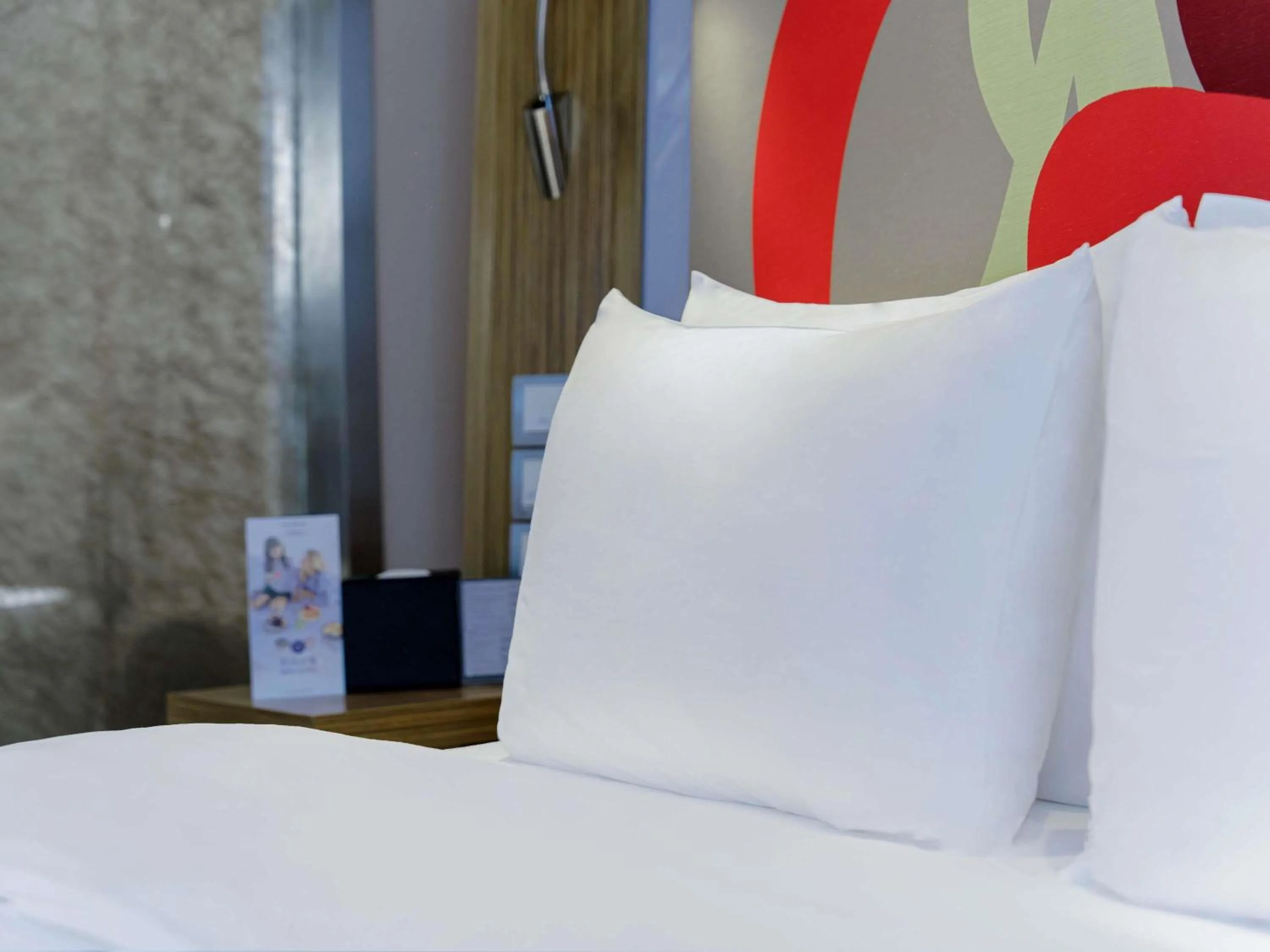 Bedroom, Bed in Novotel Guiyang Downtown