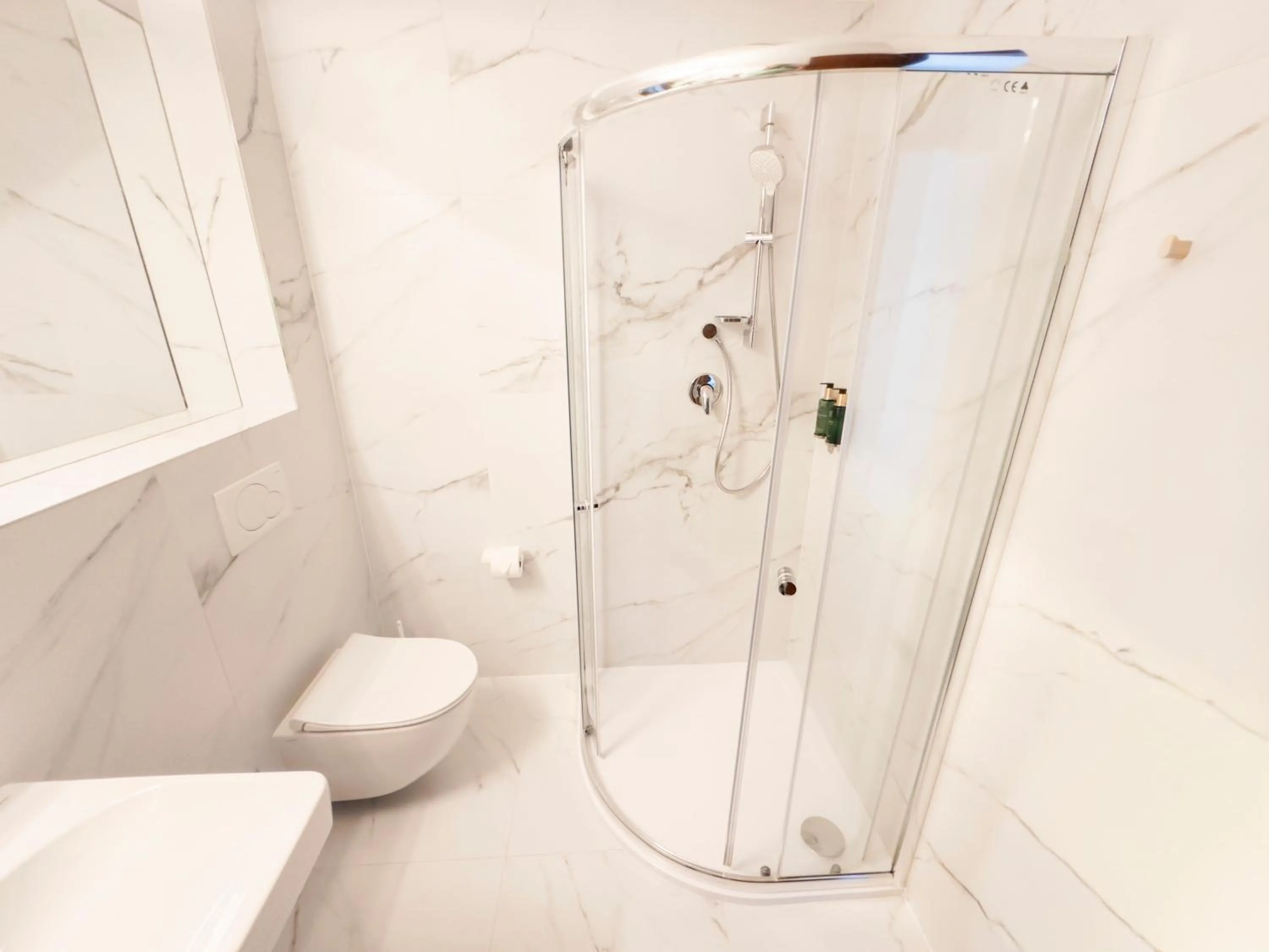 Shower in Hotel Cvilín