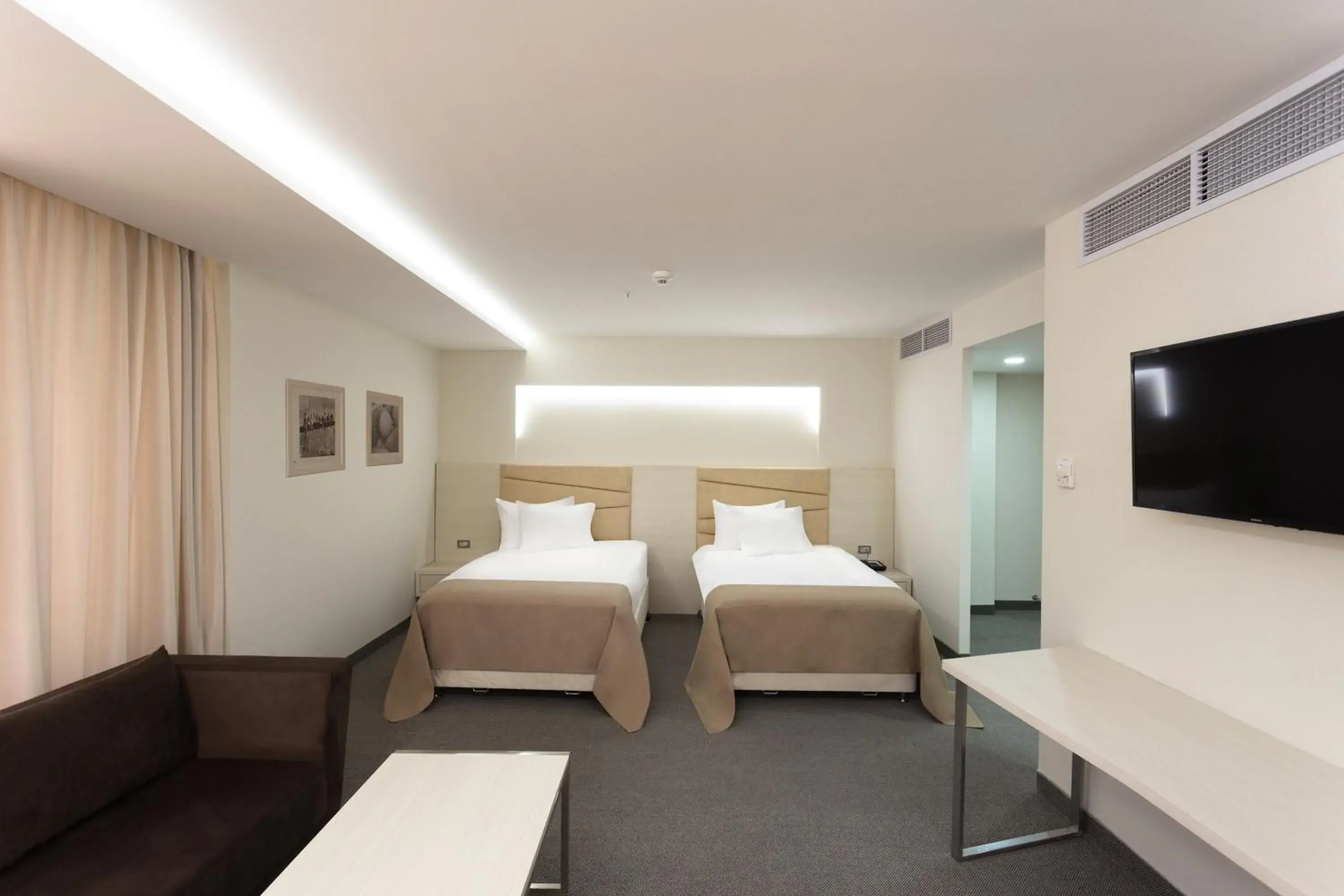 Superior Twin Room - single occupancy in President Hotel by Hrazdan Hotel CJSC Superior Twin Room - single occupancy in President Hotel by Hrazdan Hotel CJSC