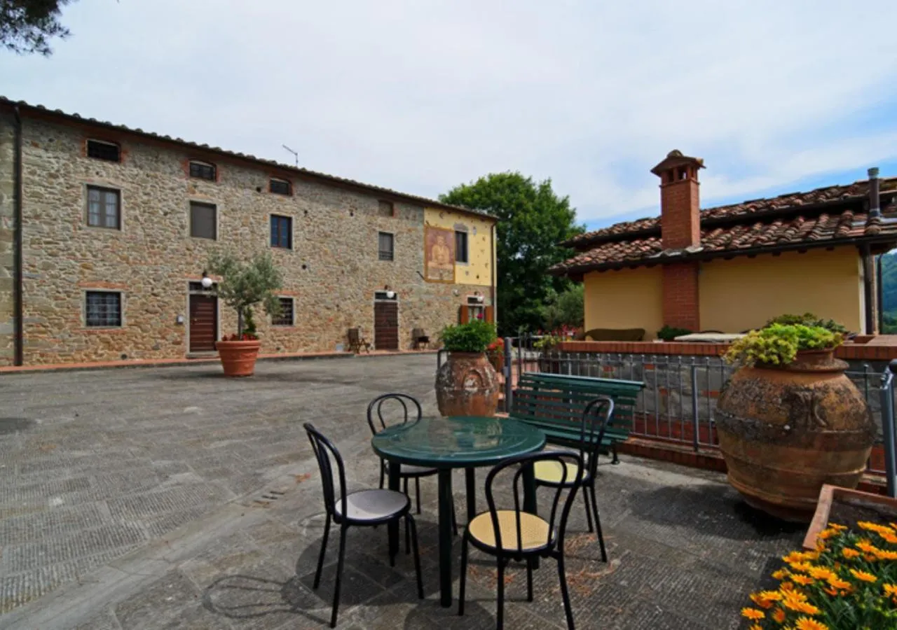 Property building in I Sette Borghi