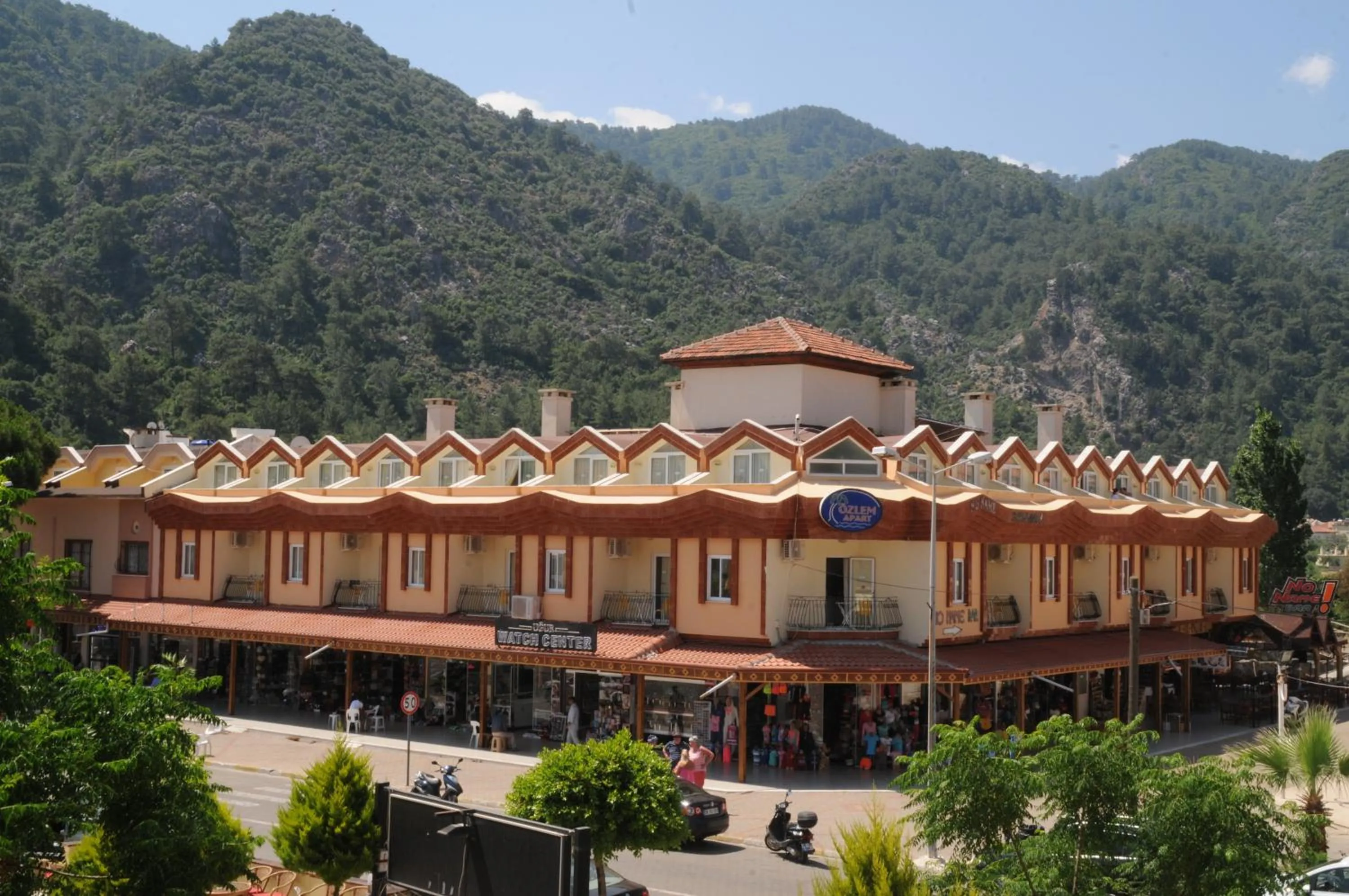 Property building in Ozlem 2 Apart Hotel