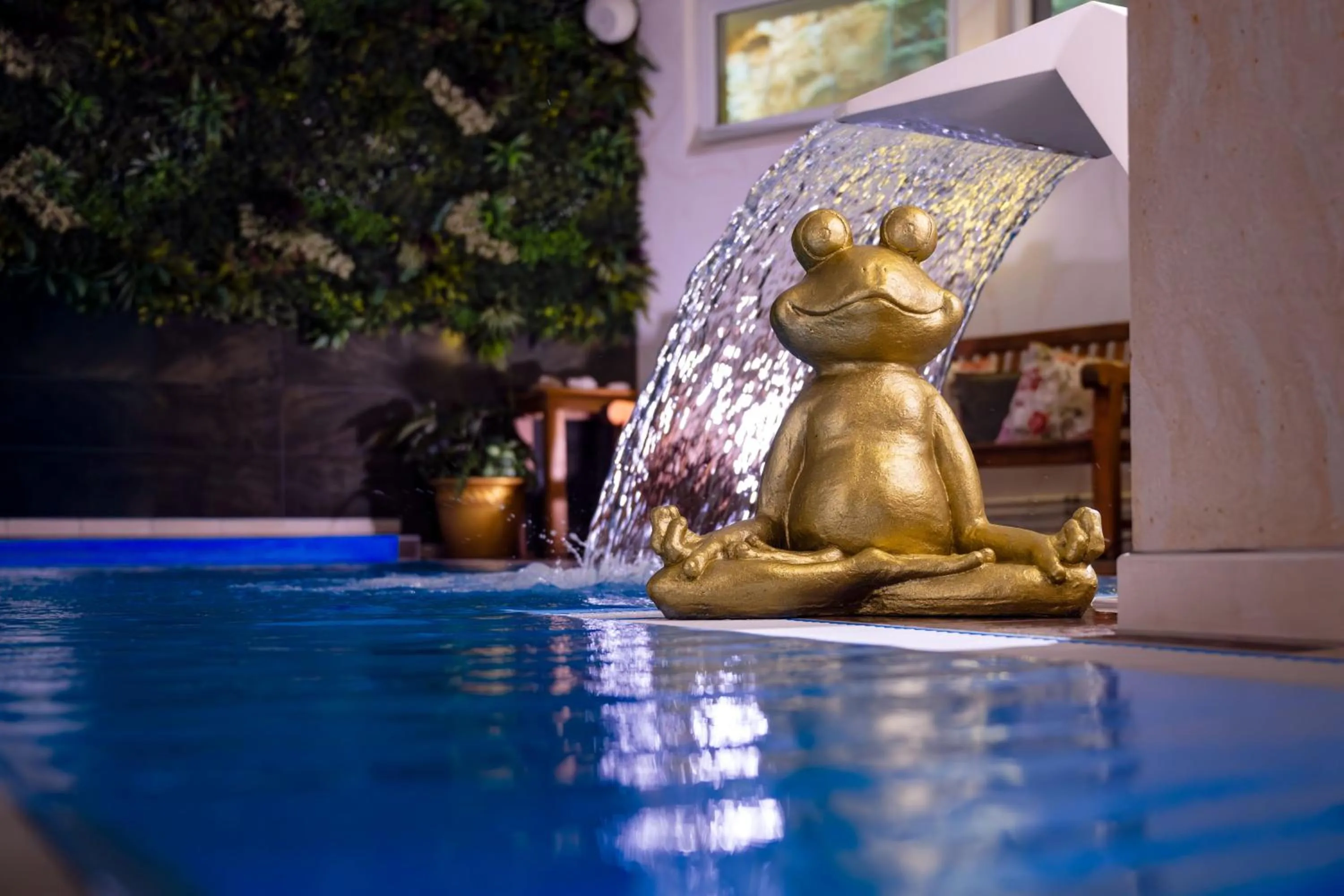 Swimming pool in Rathener Hof by STEIGER Hotels