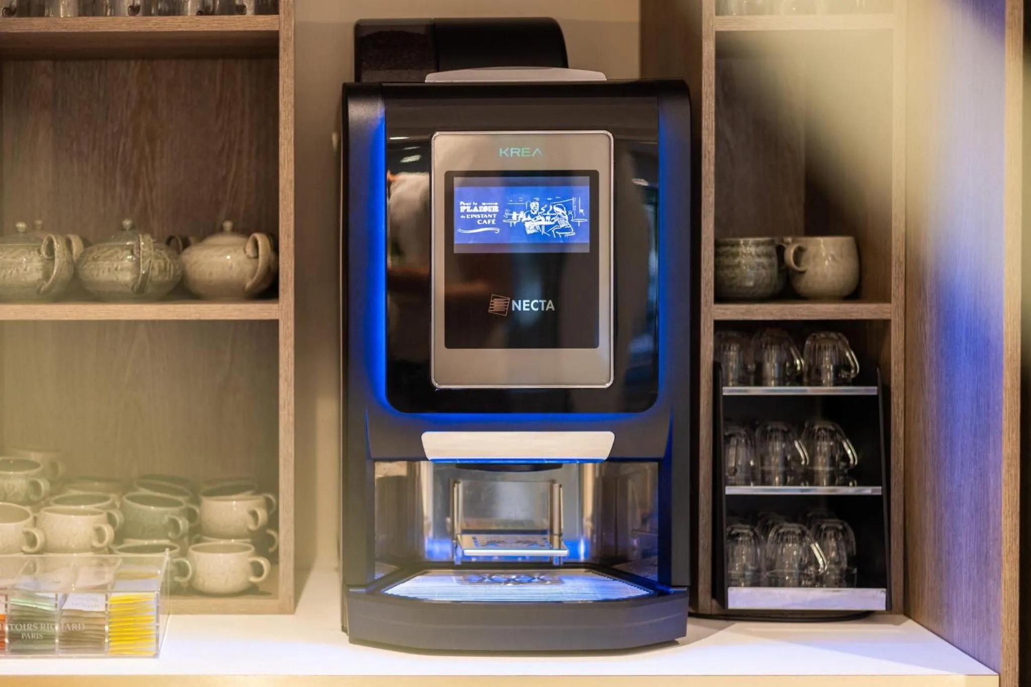 Restaurant/places to eat in Staybridge Suites - Cannes Centre by IHG