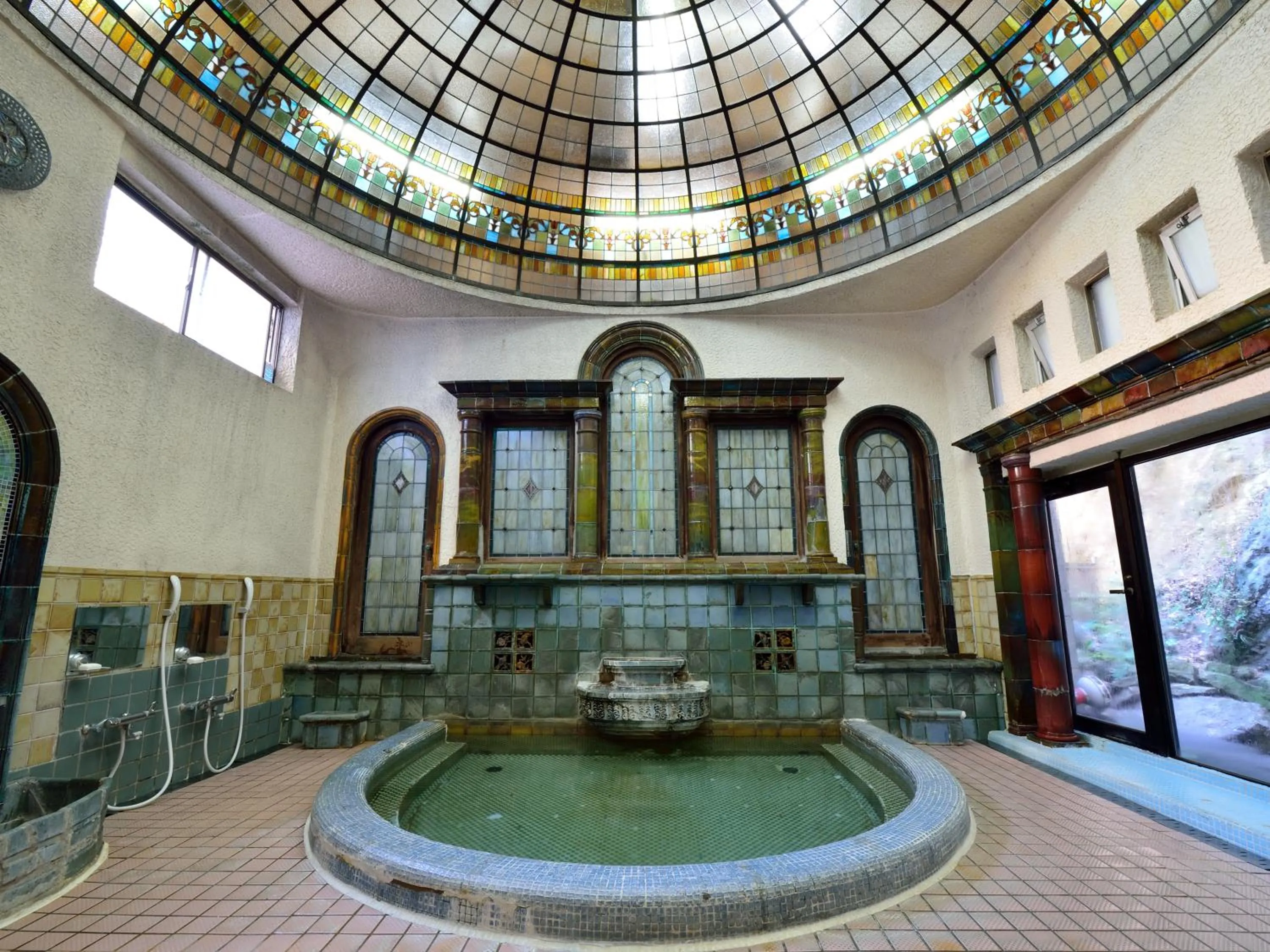 Spa and wellness centre/facilities in Iwamotoro