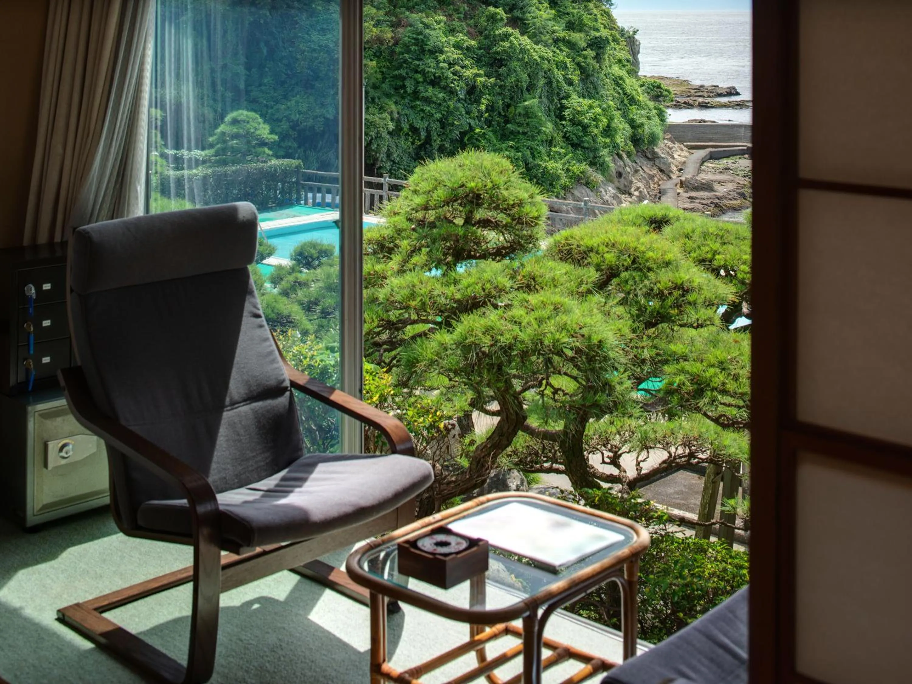 Photo of the whole room in Iwamotoro