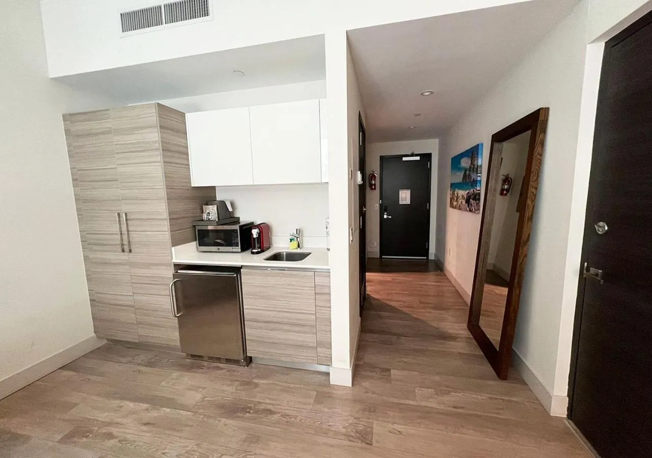 minibar in Global Rent Apart - Costa Hollywood