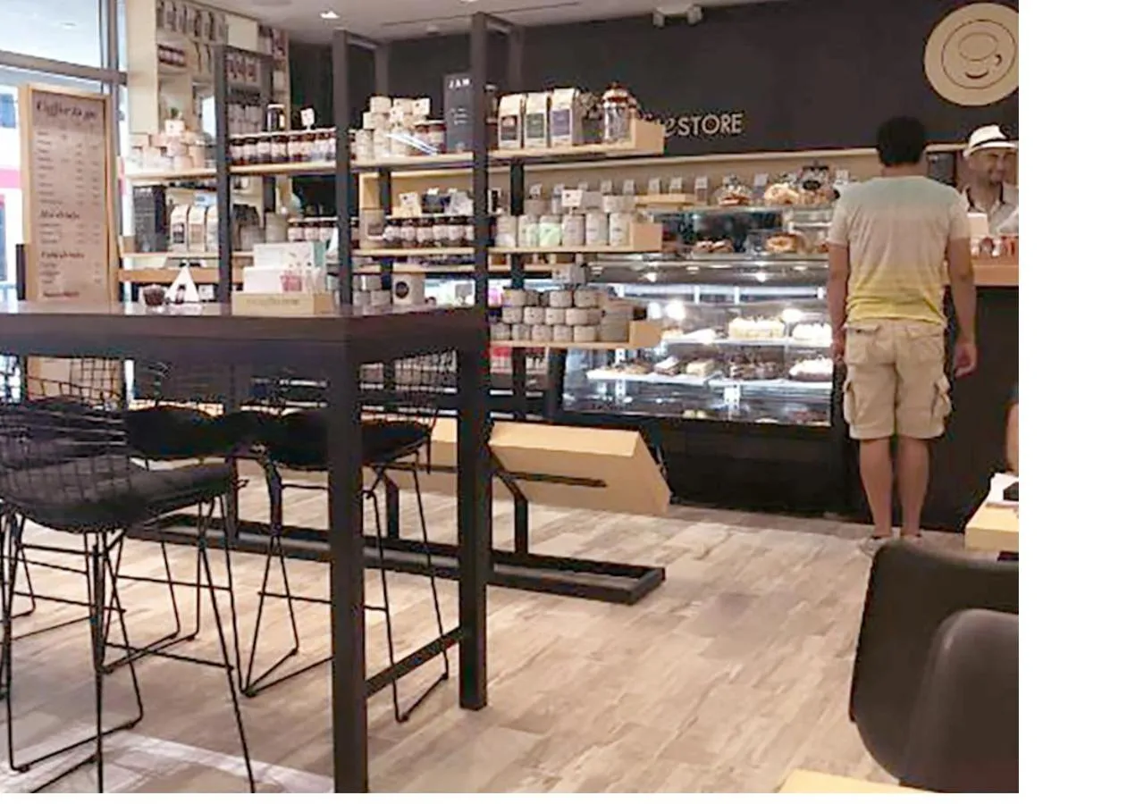 Coffee/tea facilities in Global Rent Apart - Costa Hollywood