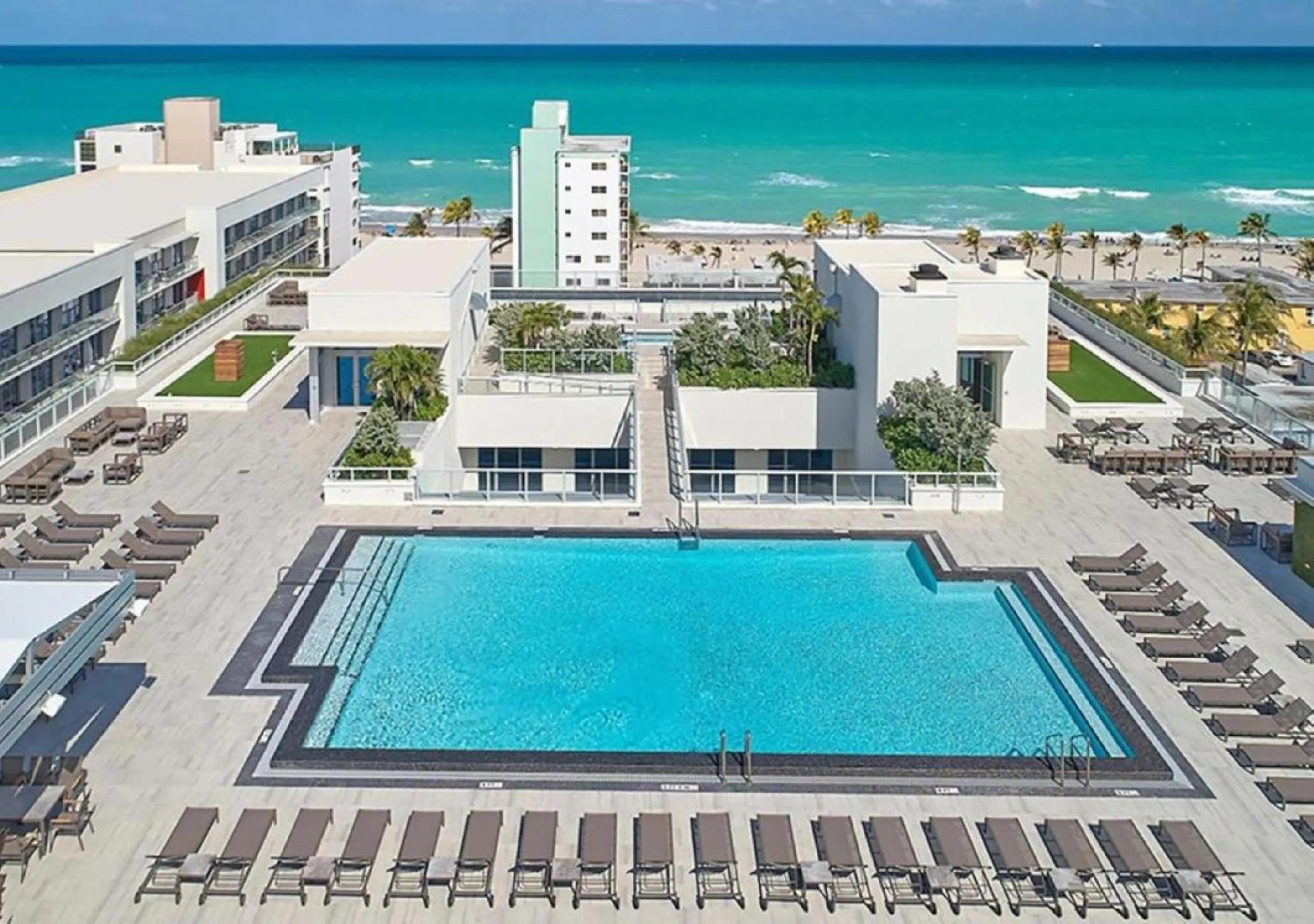 Day in Global Rent Apart - Costa Hollywood