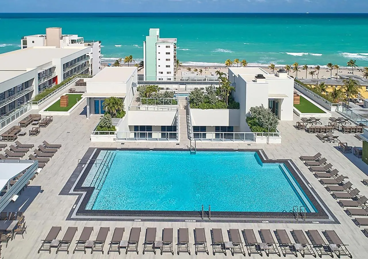 Property building in Global Rent Apart - Costa Hollywood