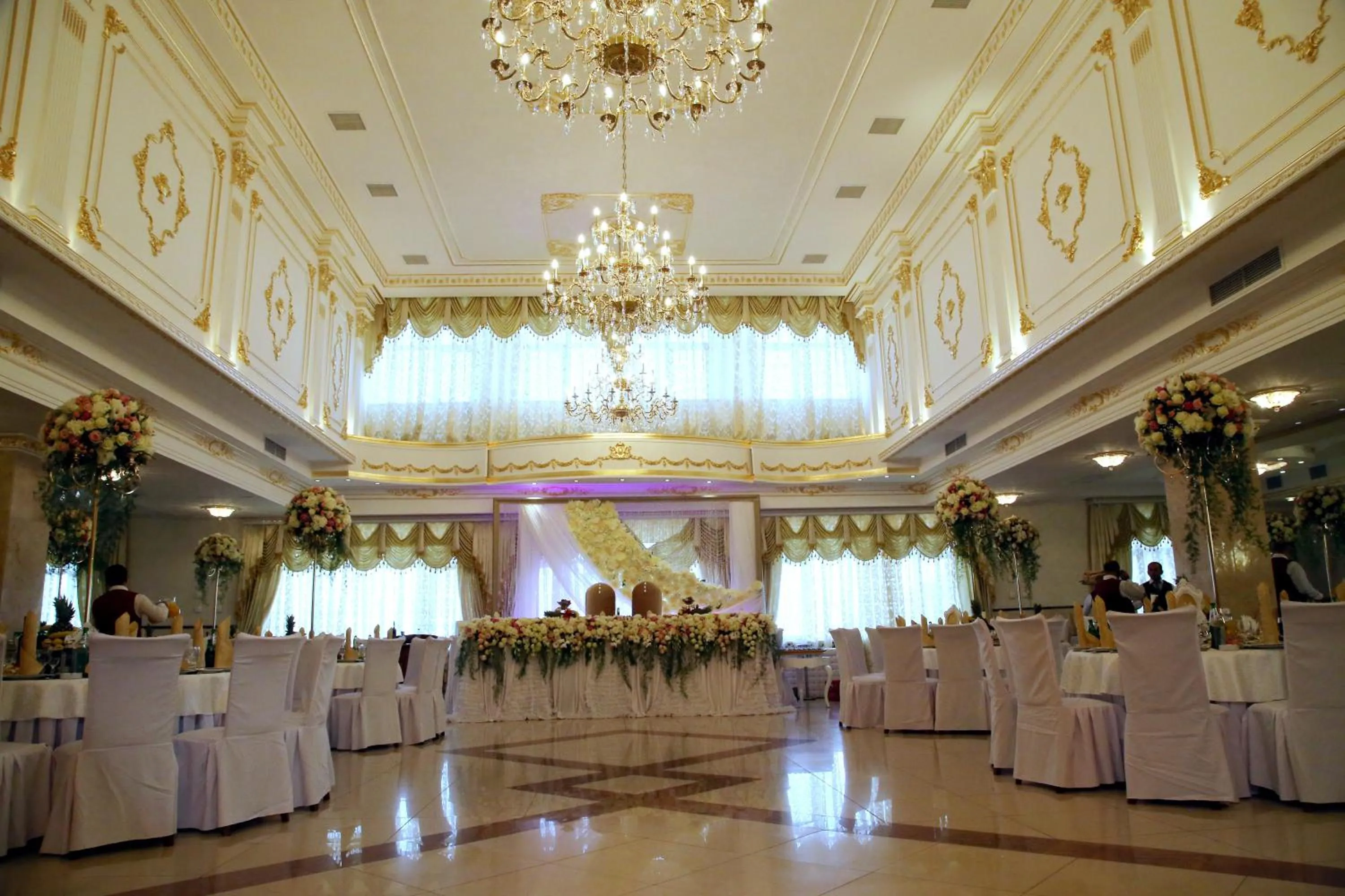 Restaurant/places to eat in Armenian Royal Palace