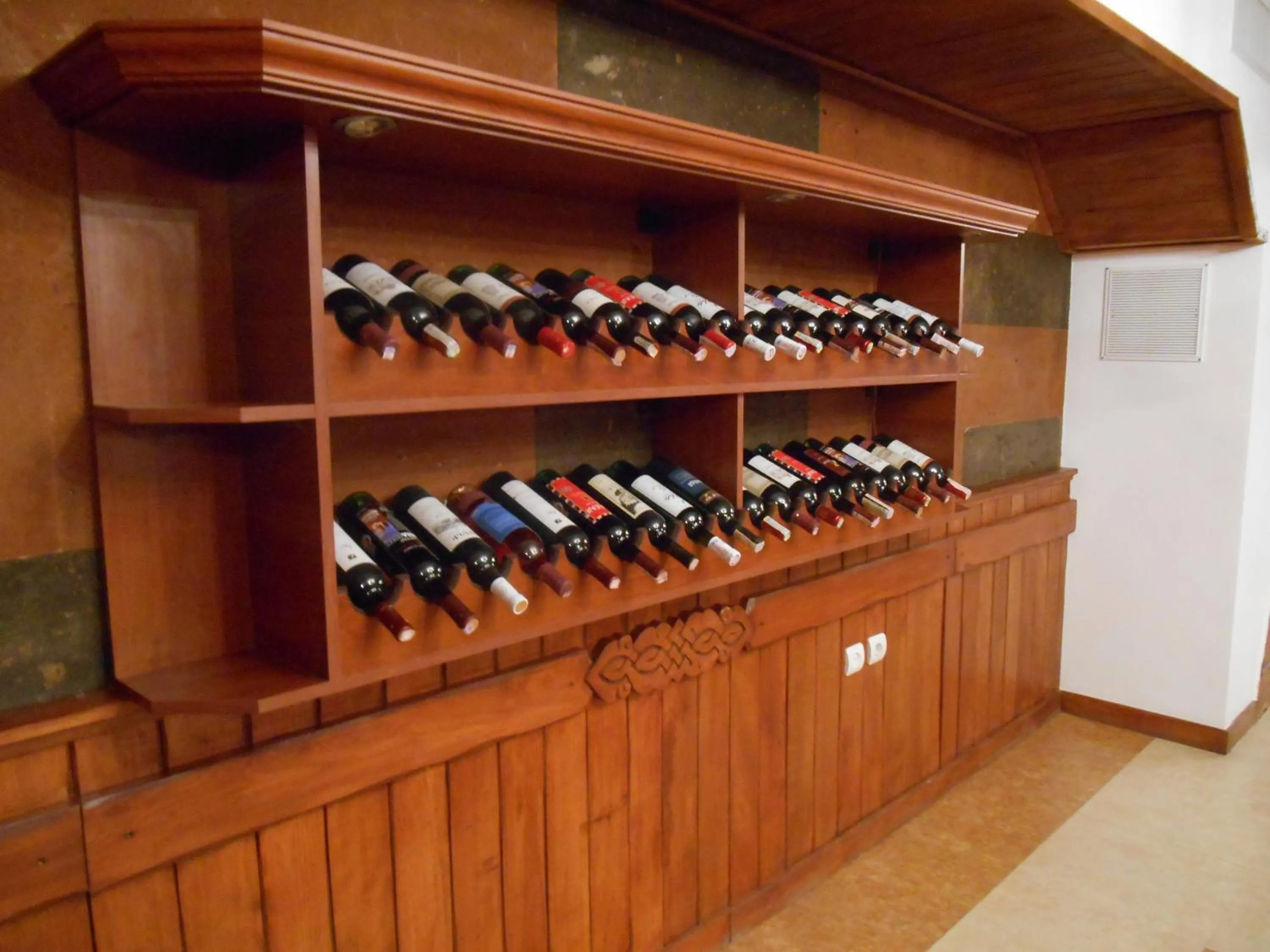 Alcoholic drinks in Armenian Royal Palace